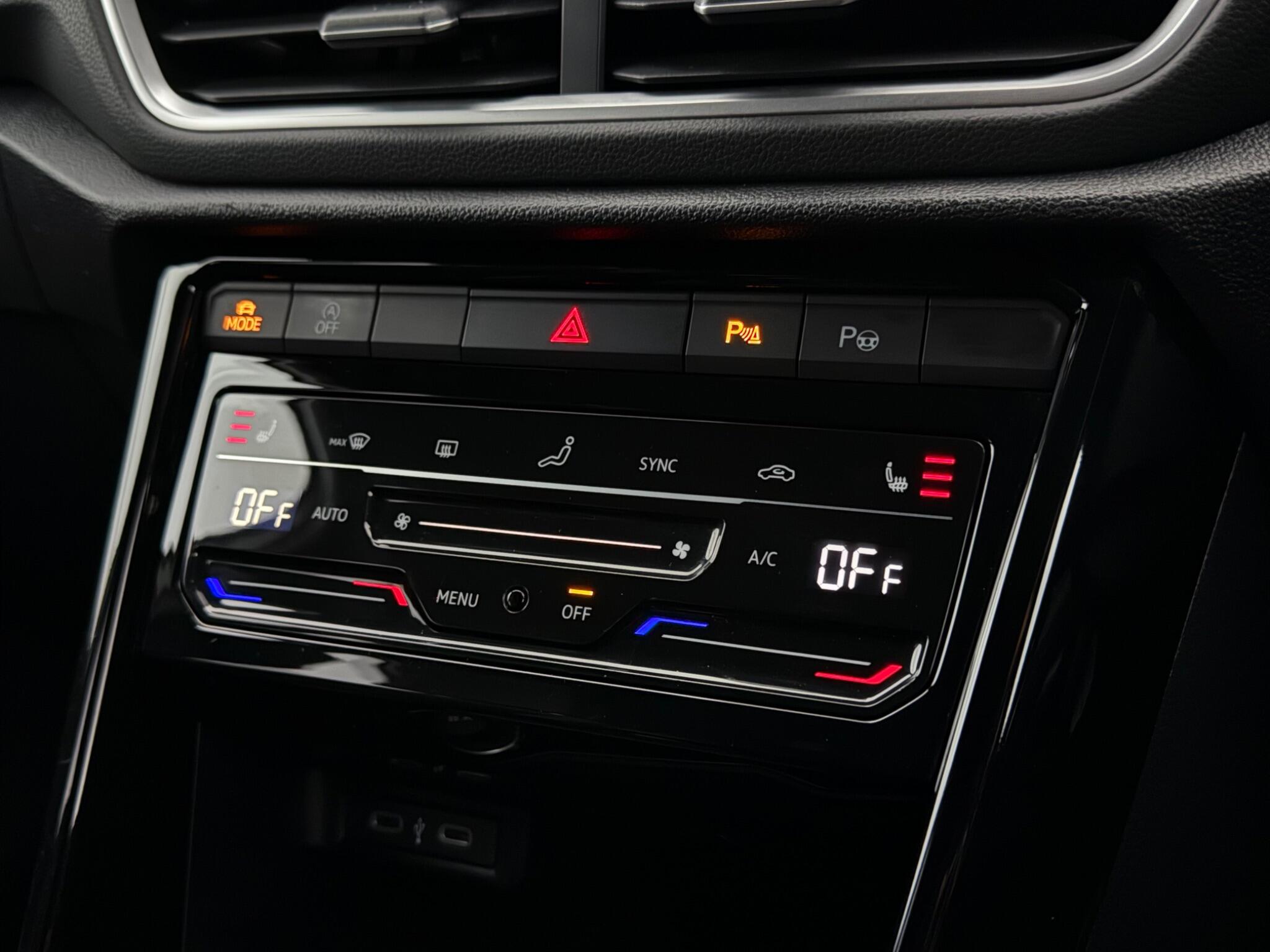 Volkswagen T-Roc view 20
