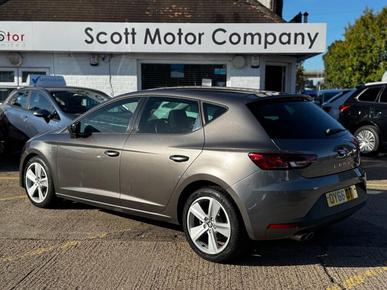 Seat Leon view 2