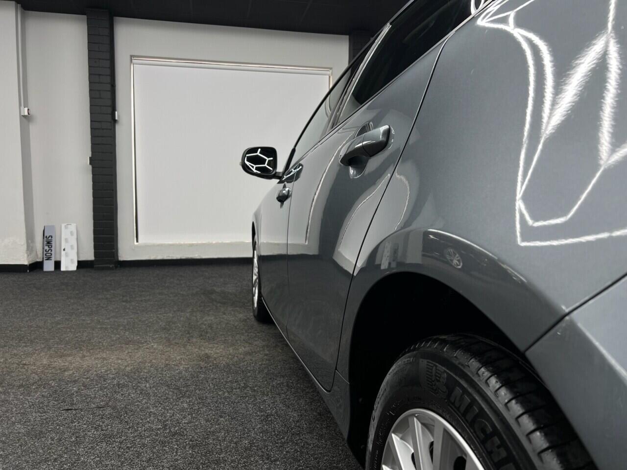 Volvo V40 view 7