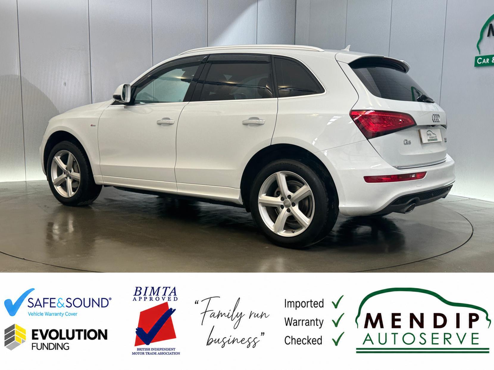 Audi Q5 view 12