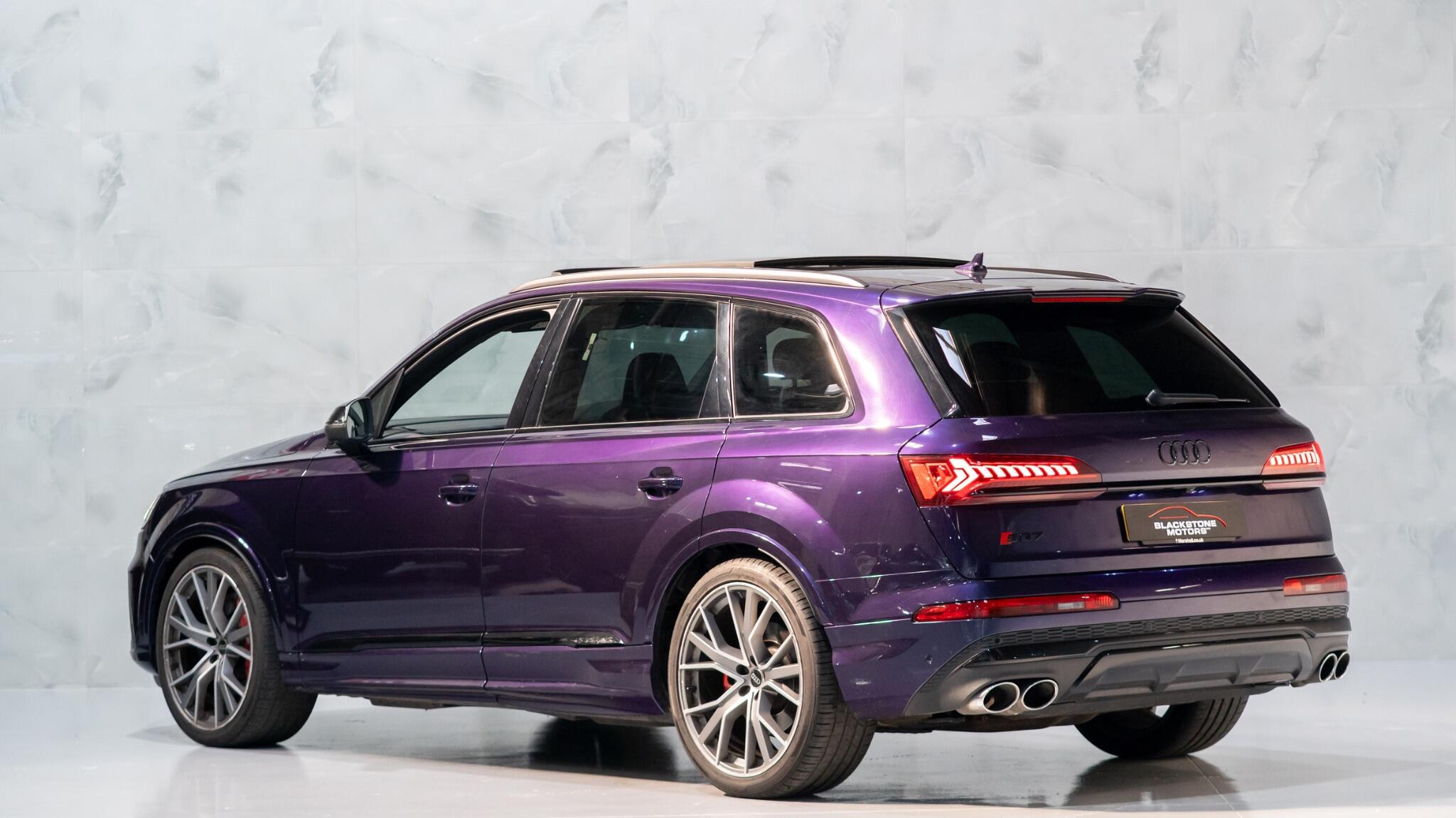 Audi SQ7 view 6