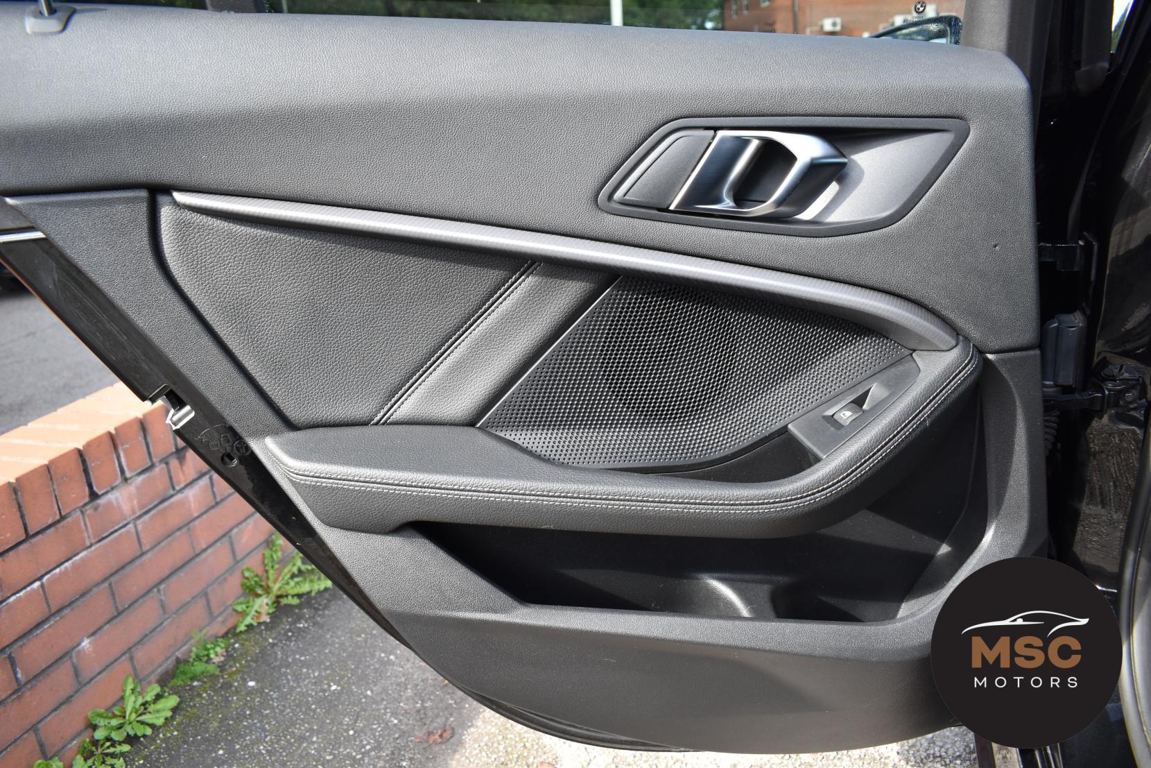 BMW 1 Series view 65