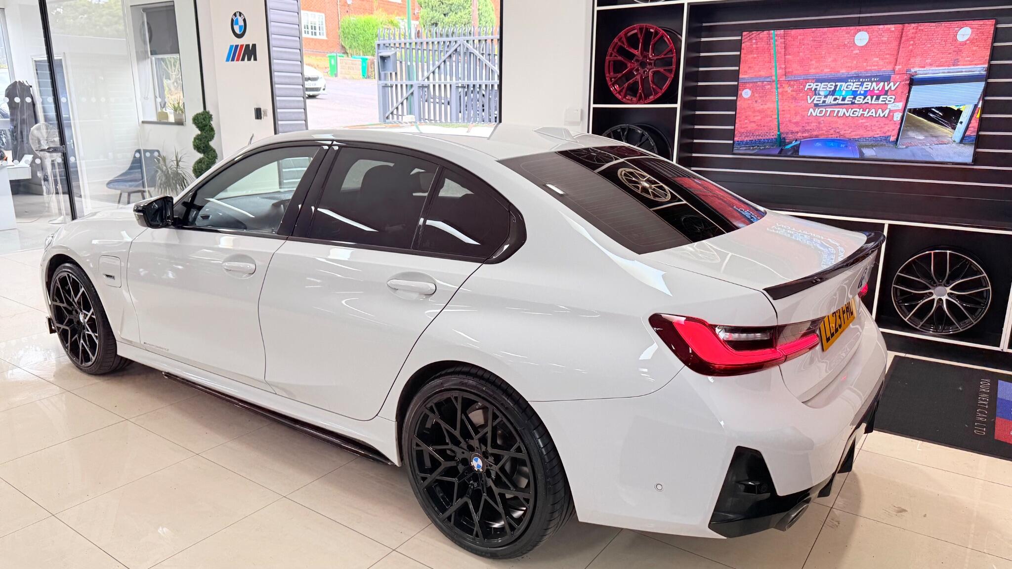 BMW 3 Series view 40