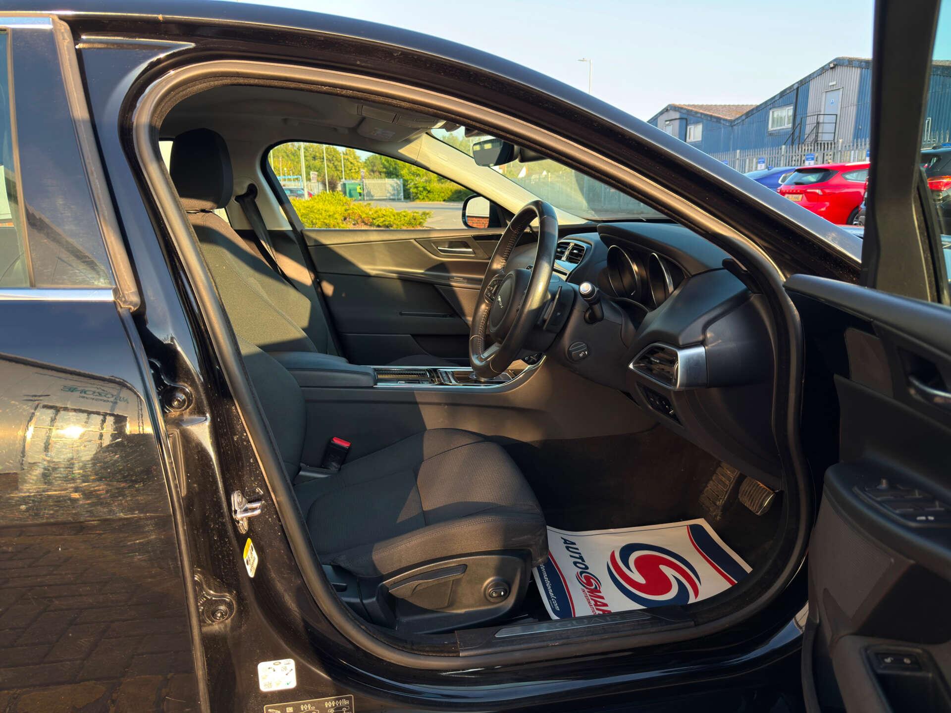 Jaguar Xe view 23