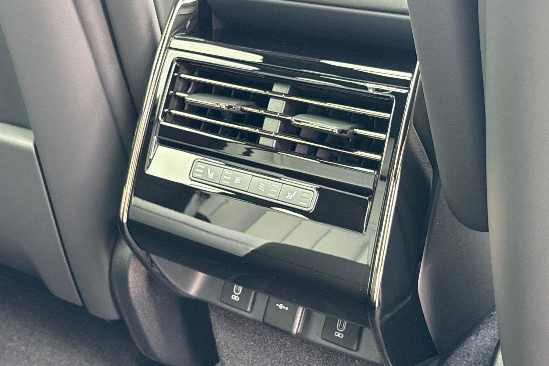 Land Rover Range Rover Sport view 16