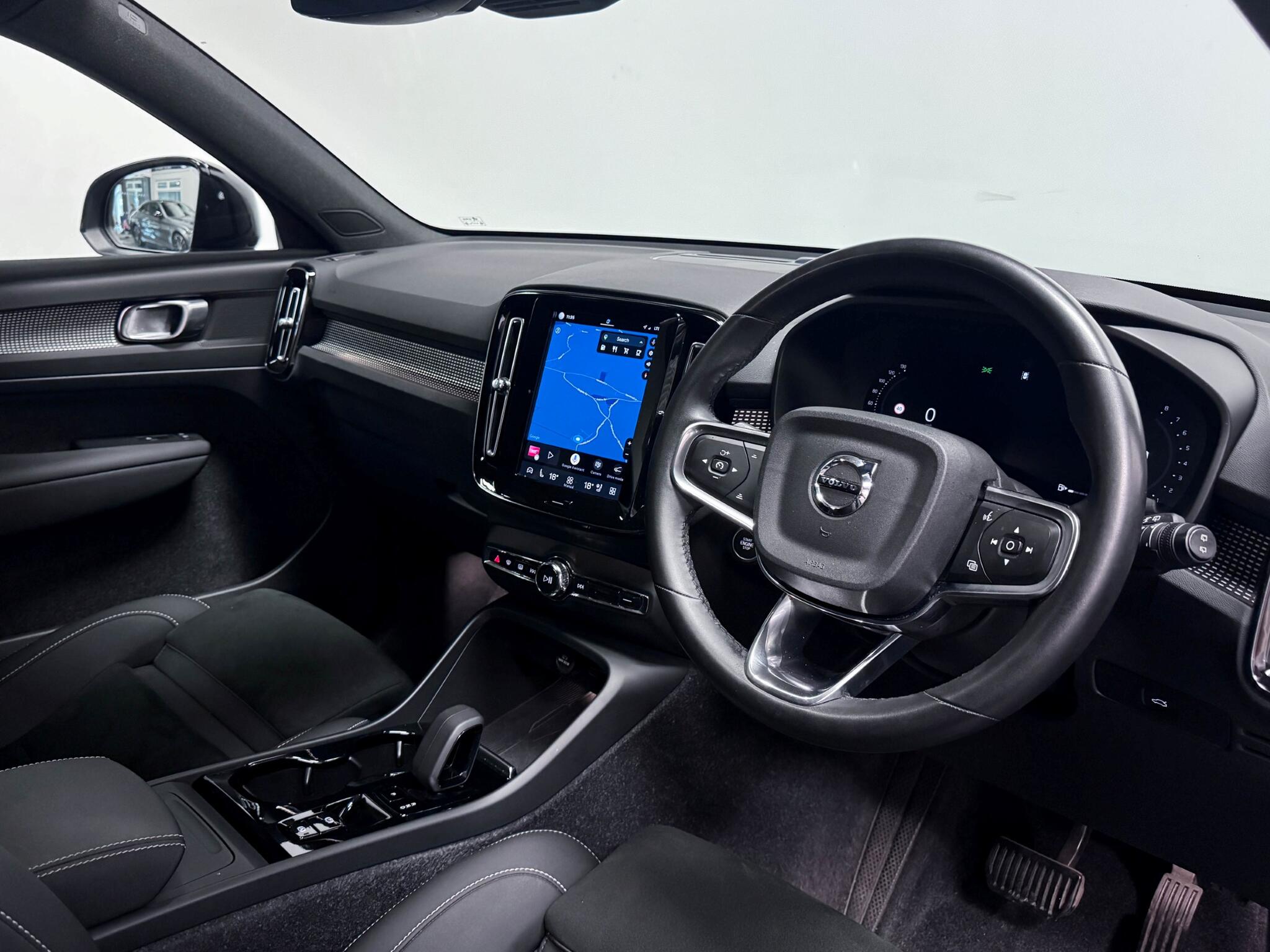 Volvo XC40 view 26