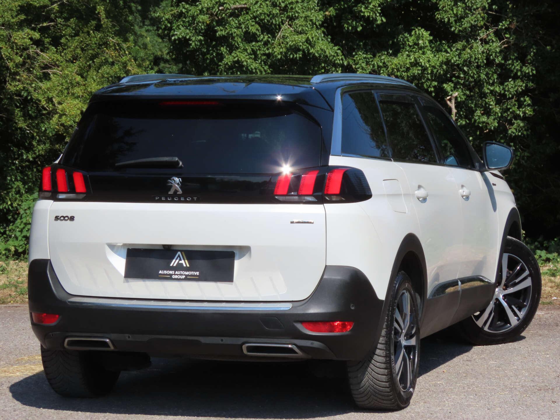 Peugeot 5008 view 4