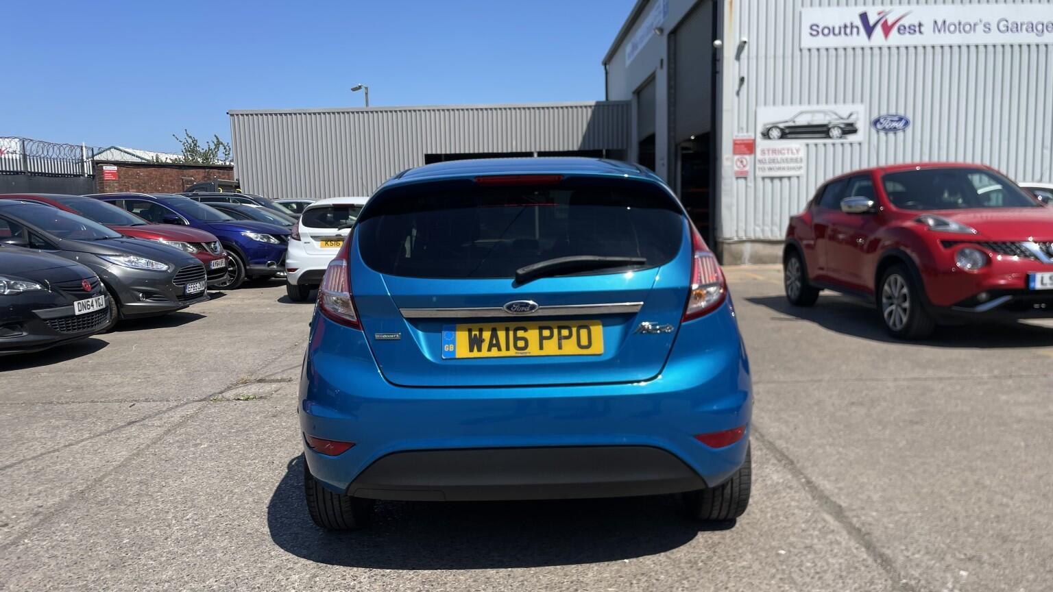 Ford Fiesta view 9