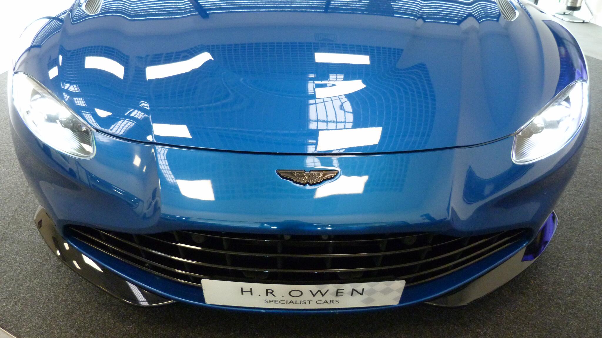 Aston Martin Vantage view 35