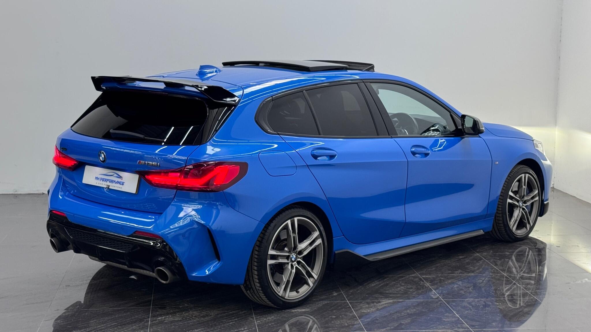 BMW 1 Series view 8