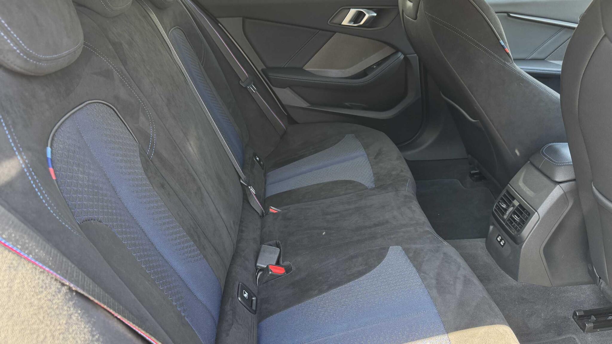 BMW 1 Series view 8