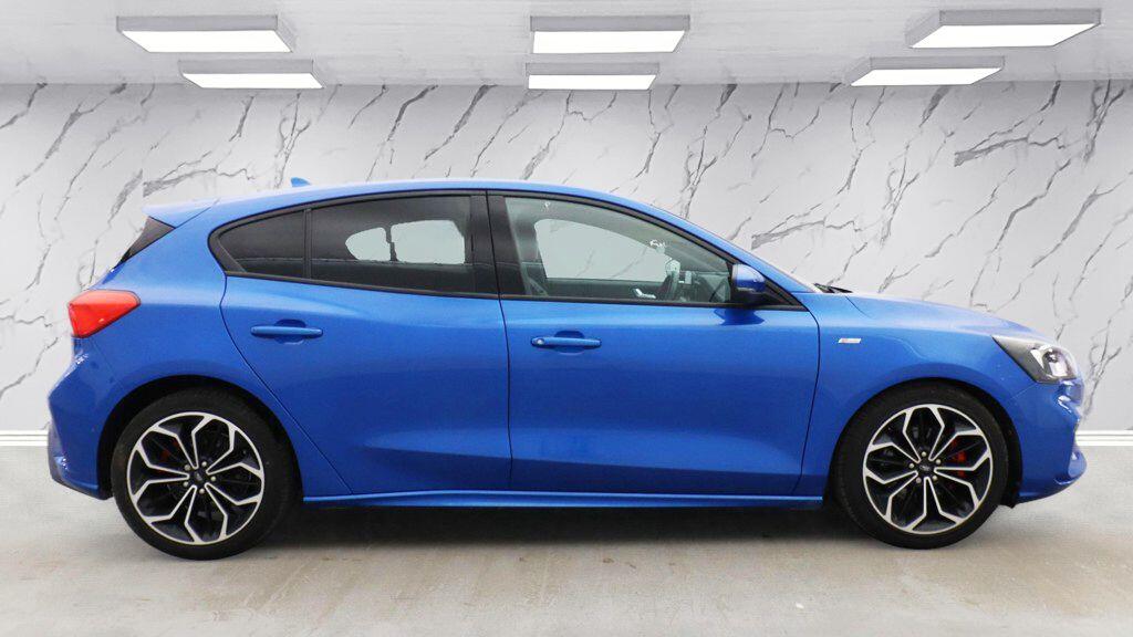 Ford Focus view 8