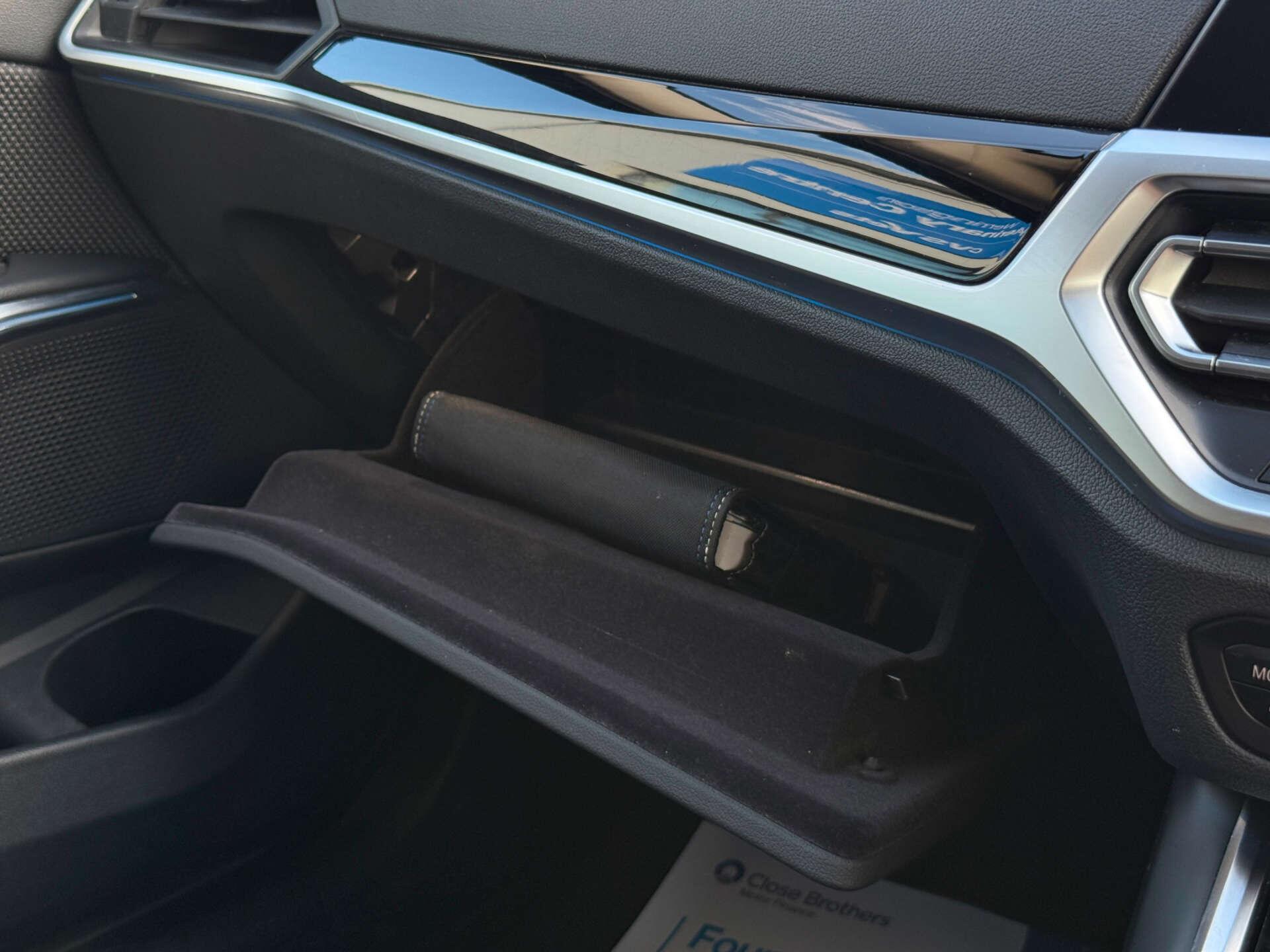 BMW 3 Series view 65