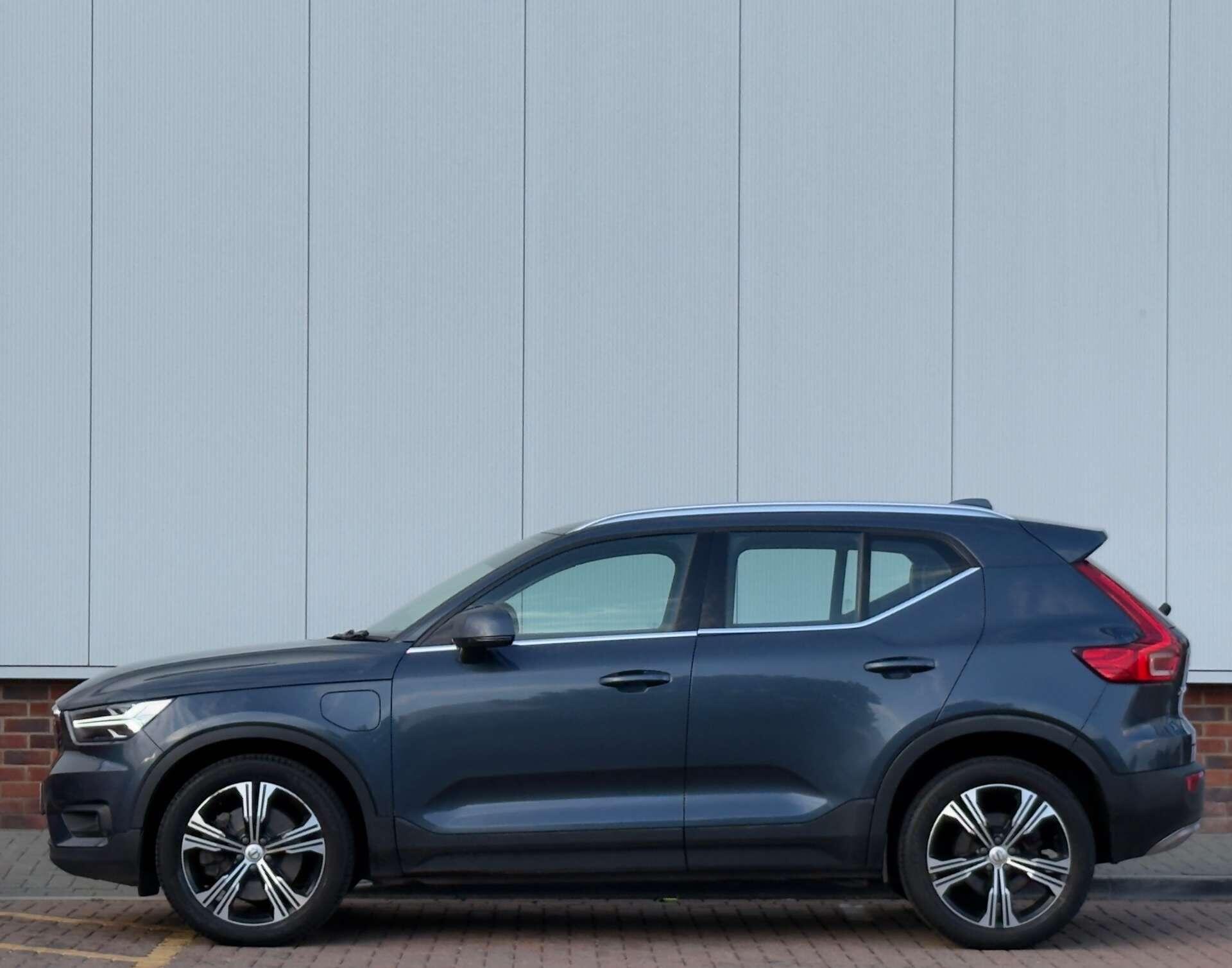 Volvo XC40 view 8