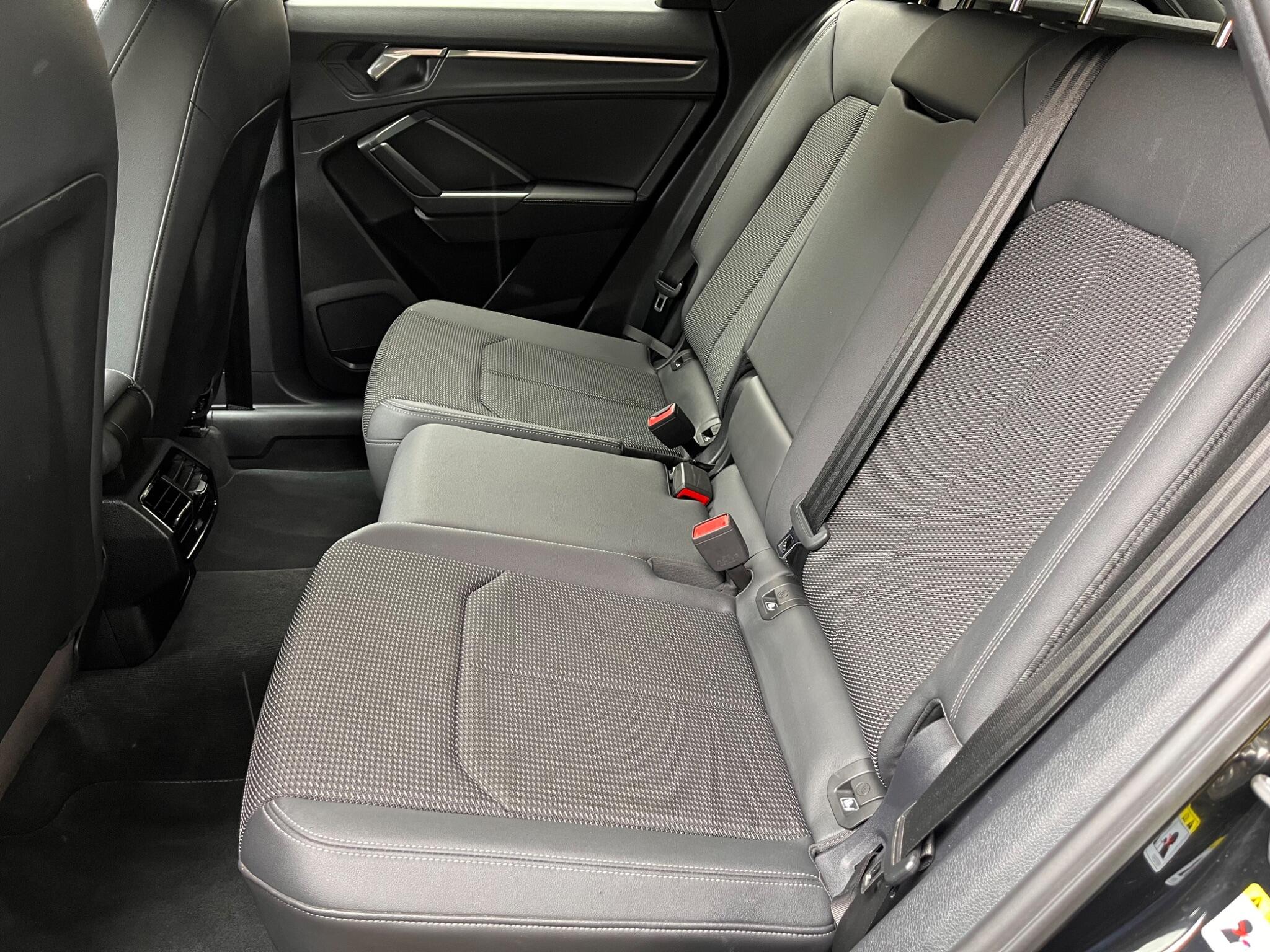 Audi Q3 view 34