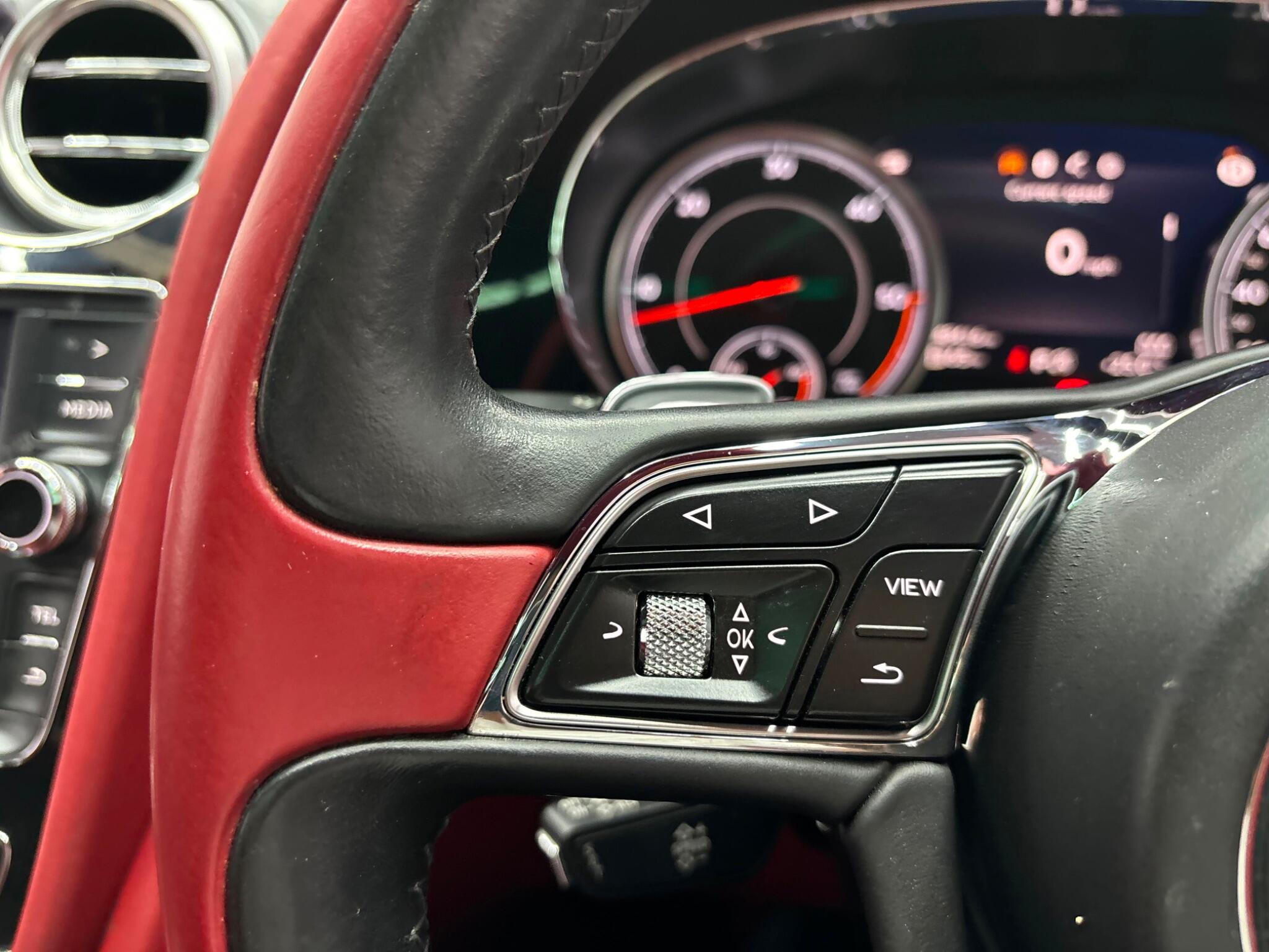 Bentley Bentayga view 15