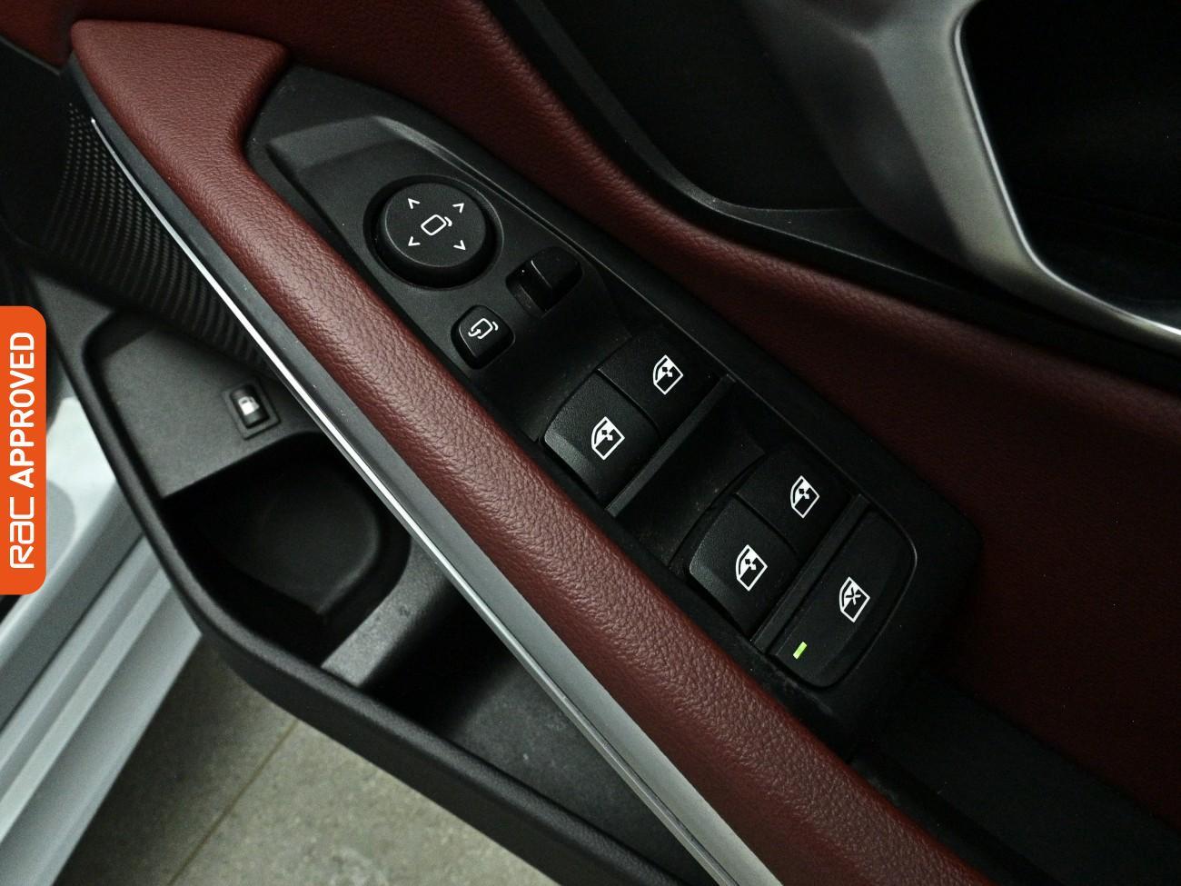 BMW 3 Series view 27