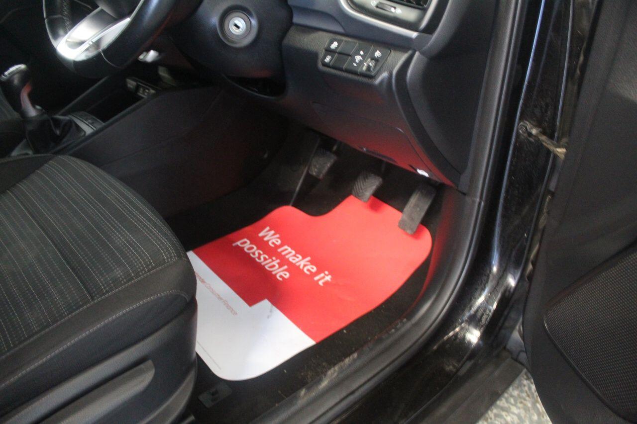 Kia Stonic view 45