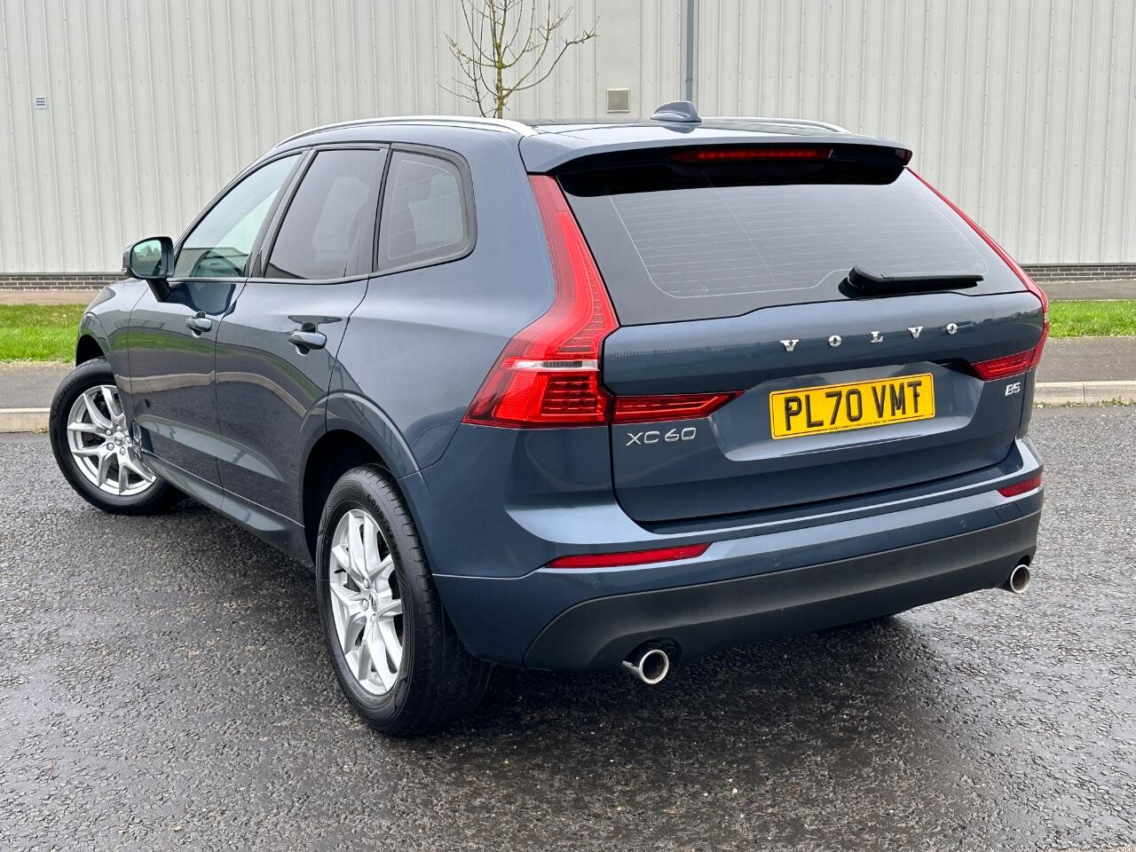 Volvo XC60 view 4