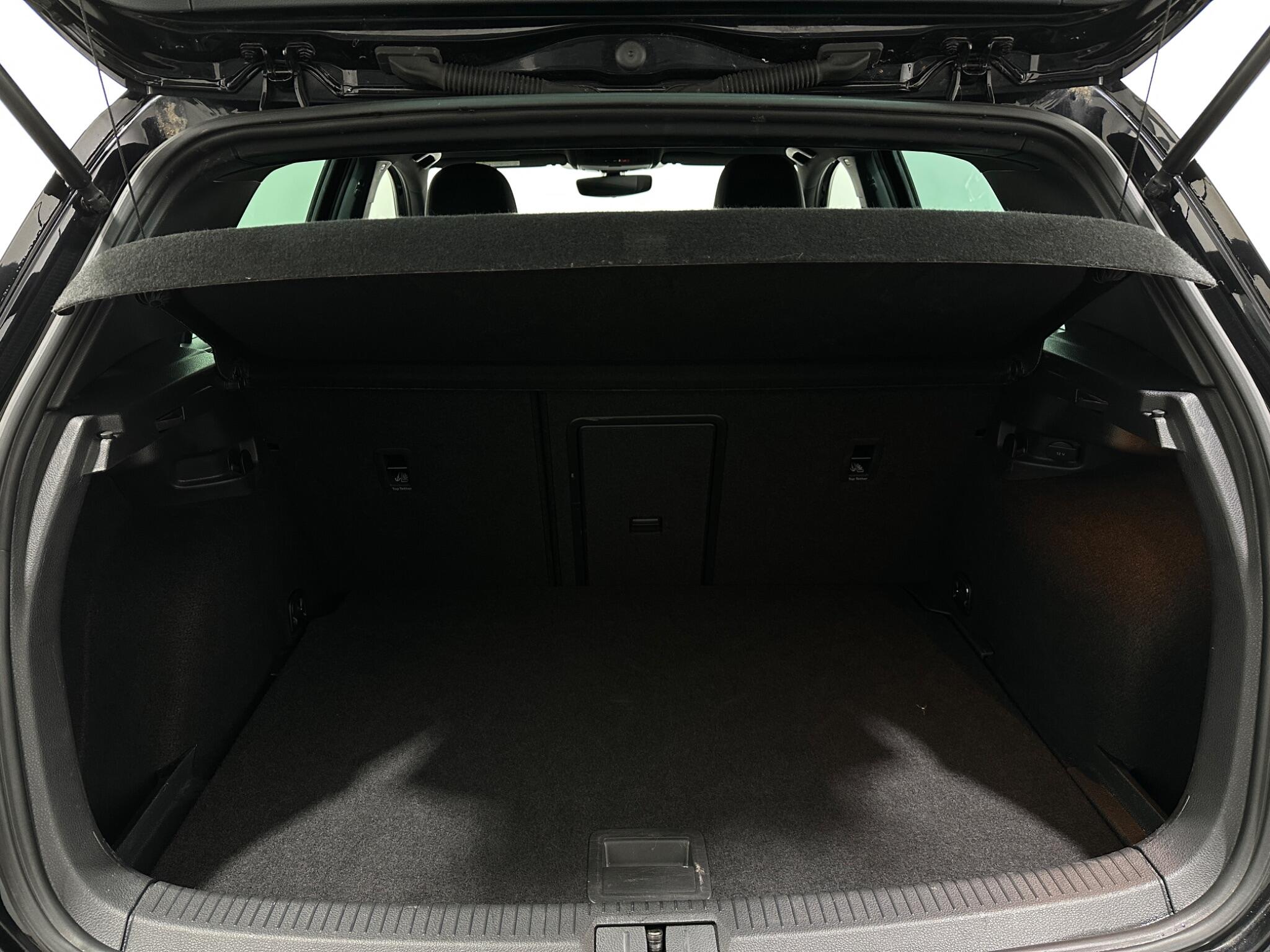 Volkswagen Golf view 47