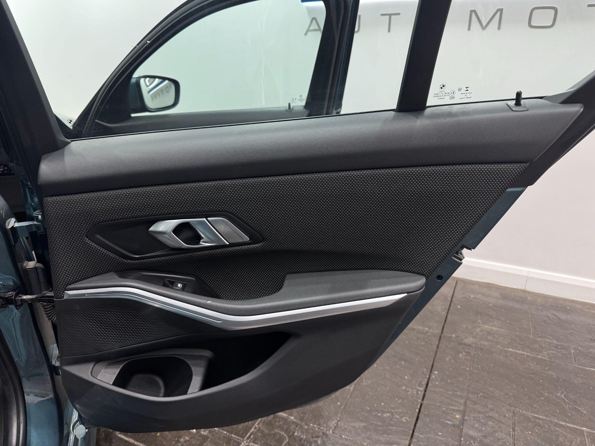 BMW 3 Series view 50