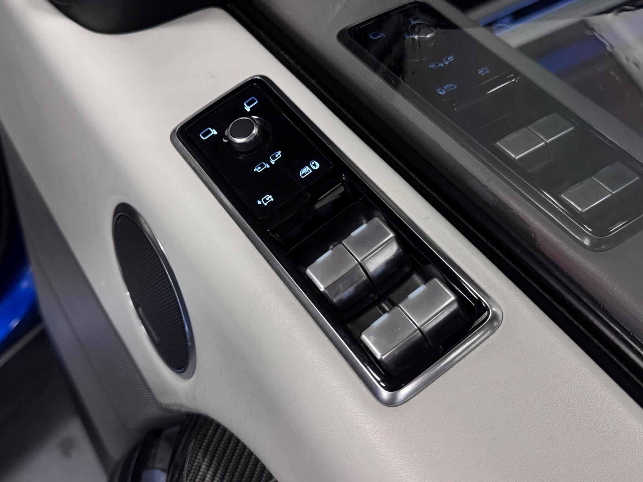 Land Rover Range Rover Sport view 19