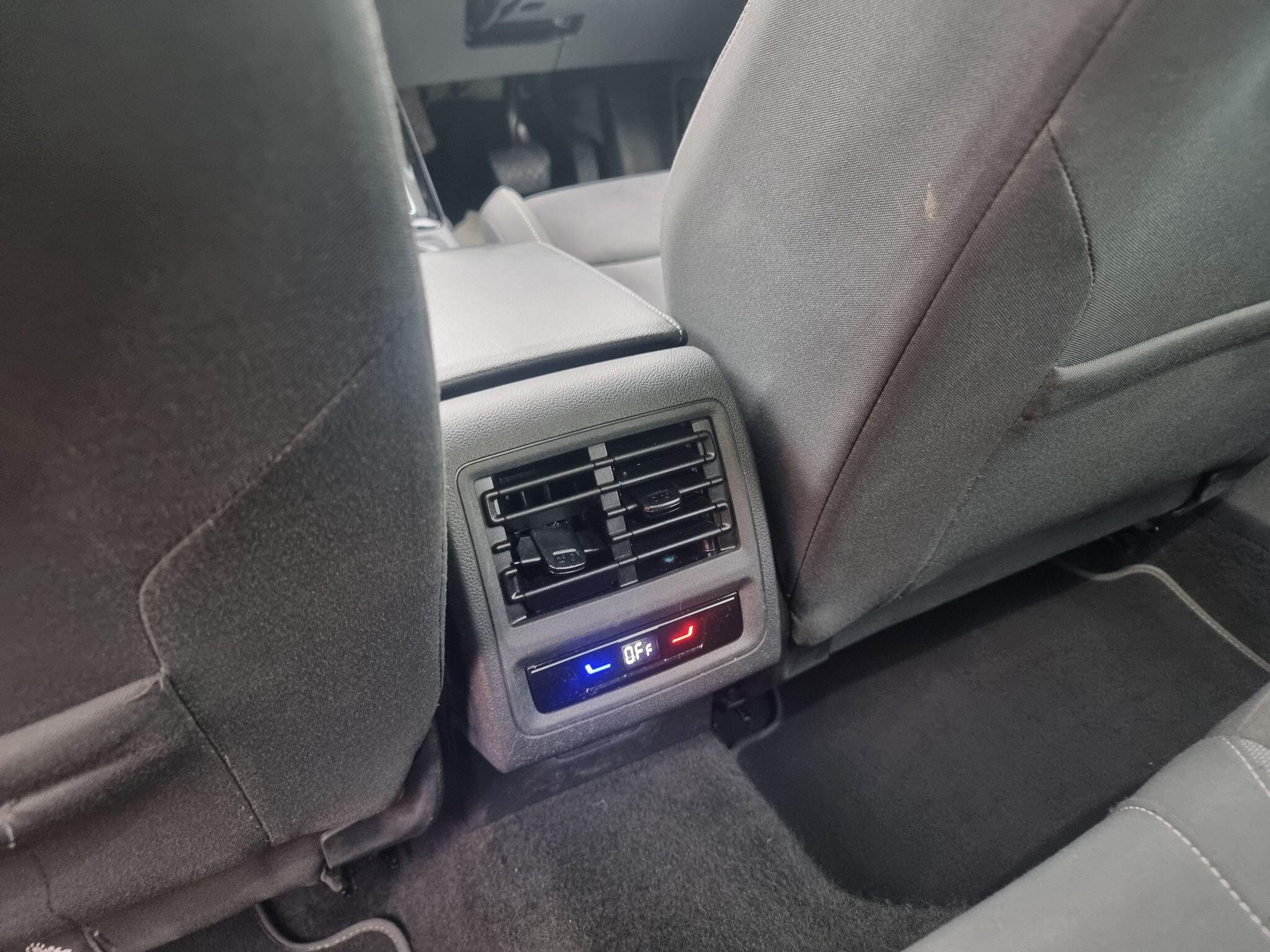 Volkswagen Golf view 17