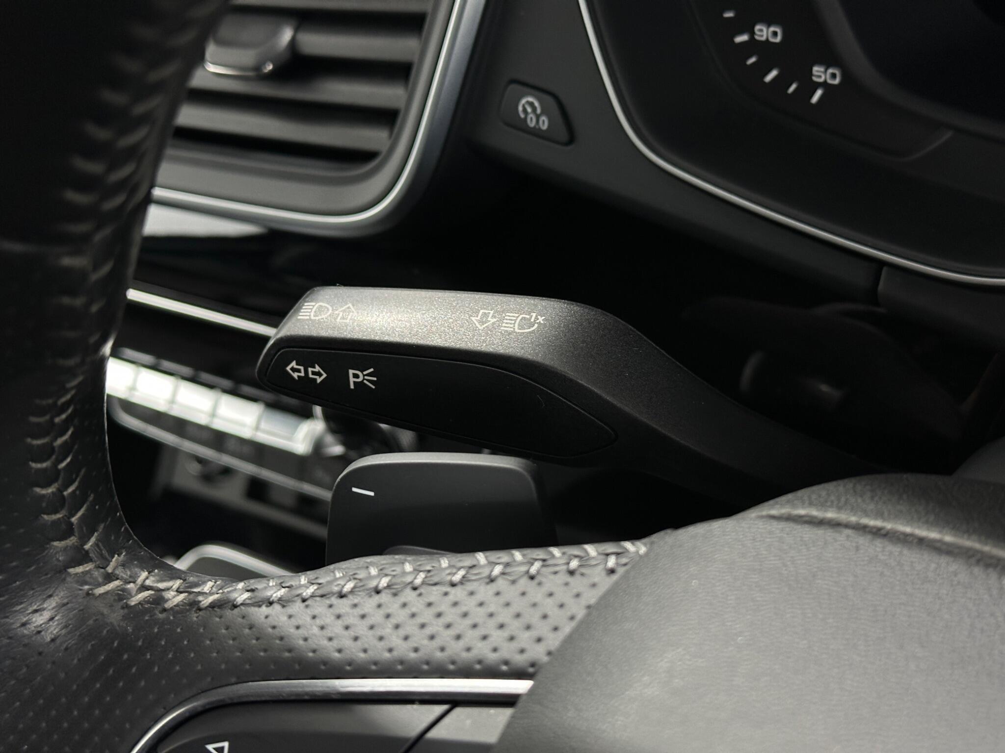 Audi Q5 view 14