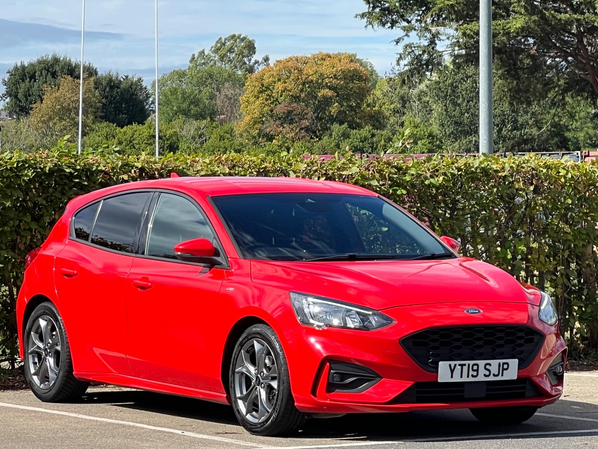 Ford Focus view 2