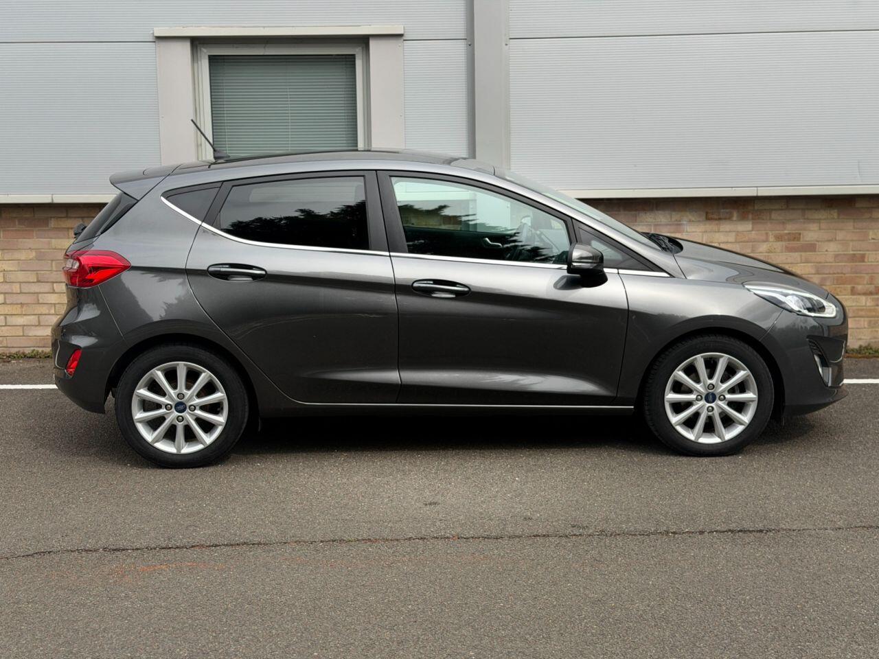 Ford Fiesta view 55