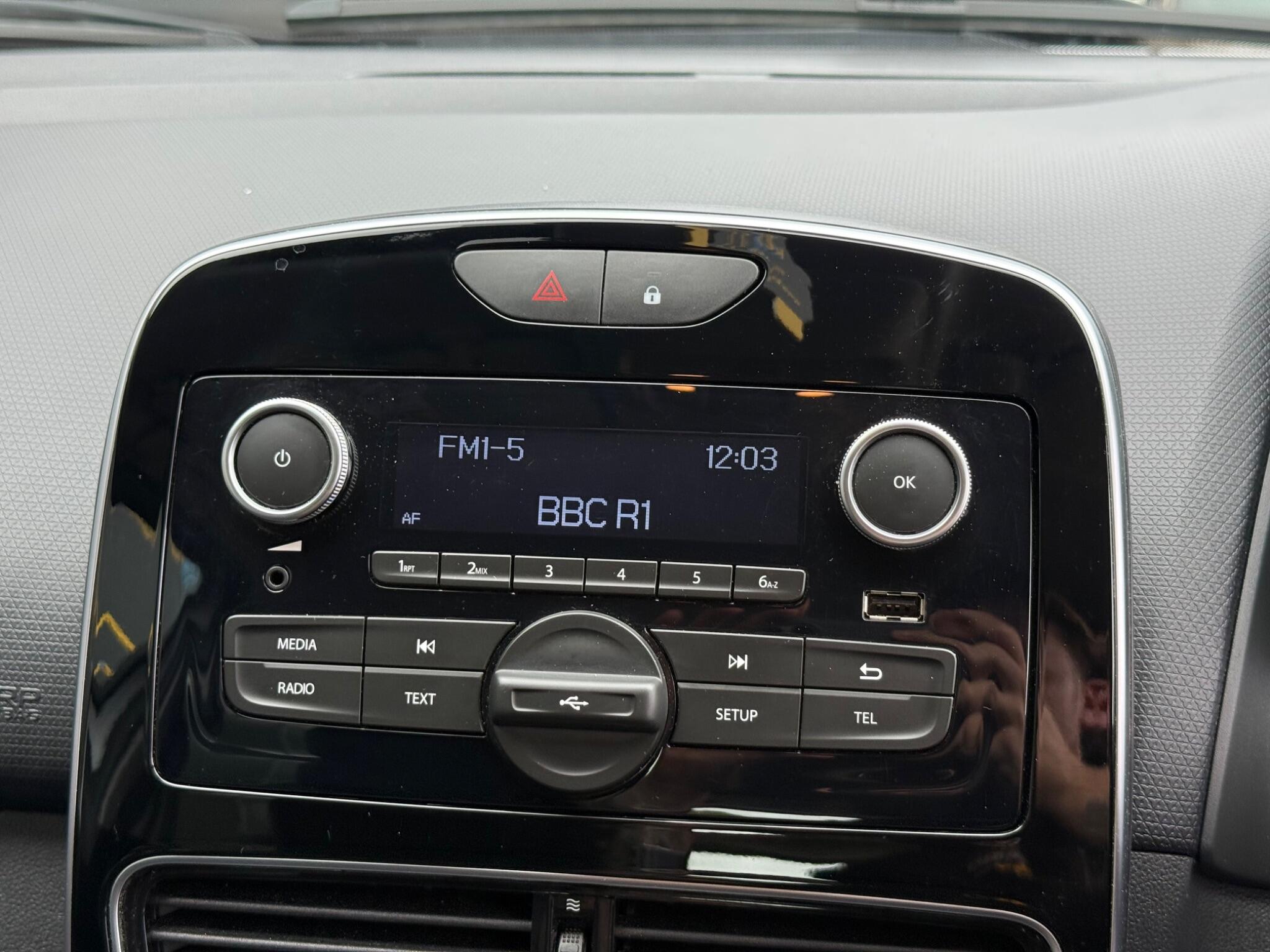 Renault Clio view 27