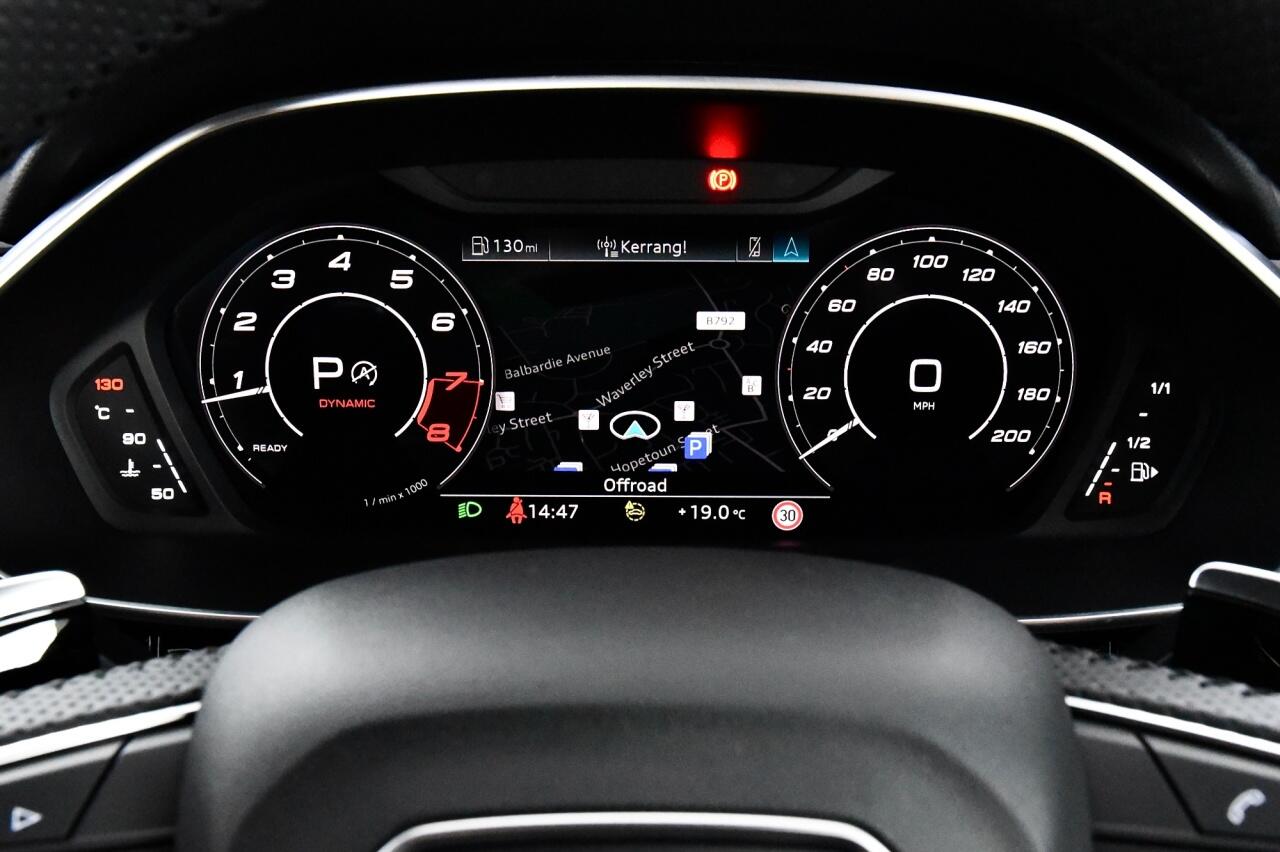 Audi RS Q3 view 33