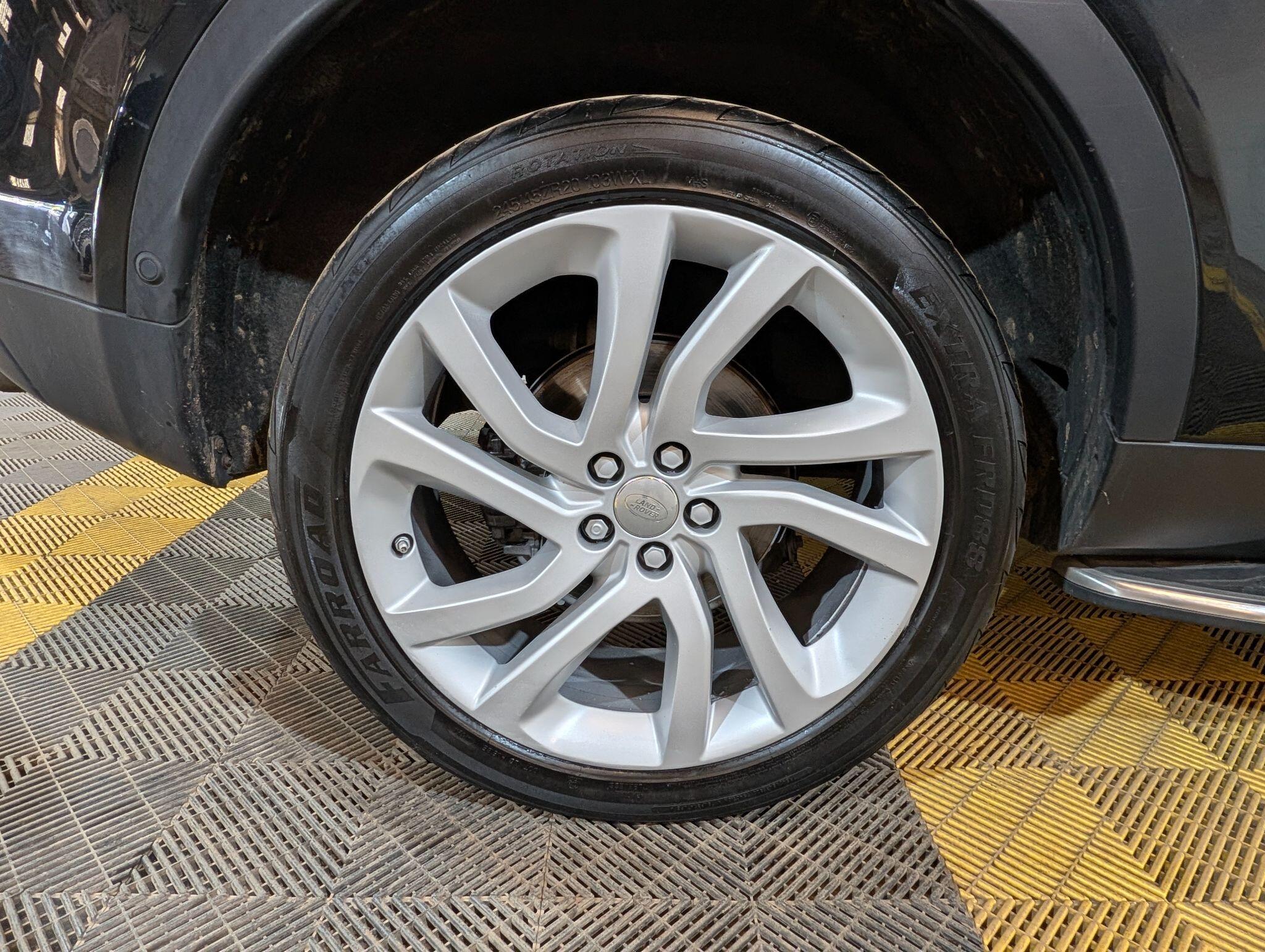 Land Rover Discovery Sport view 52