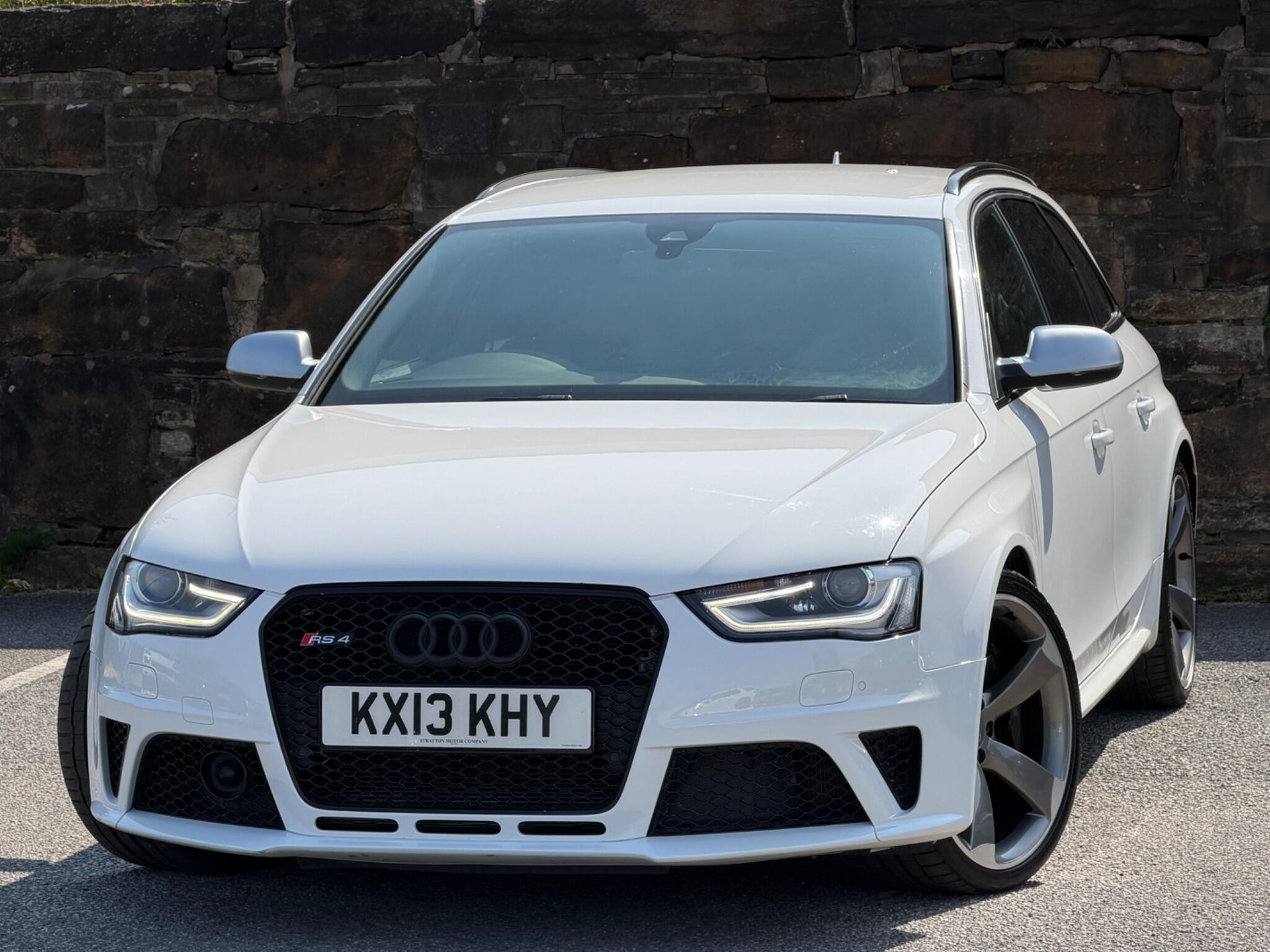 Audi RS4 view 3