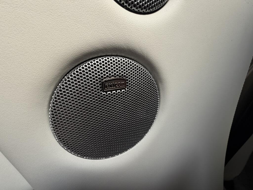 Rolls-Royce Phantom view 13