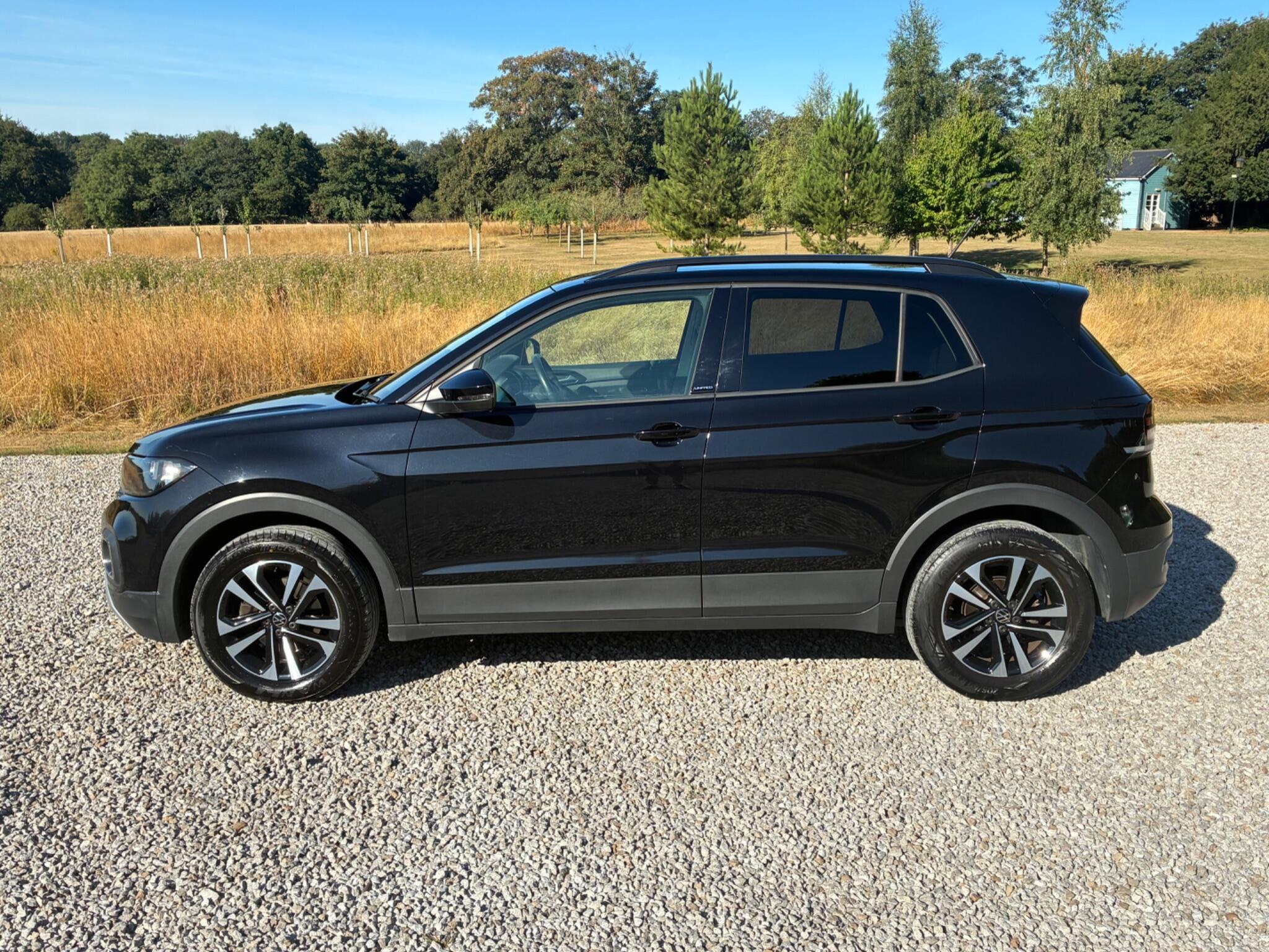 Volkswagen T-Cross view 3