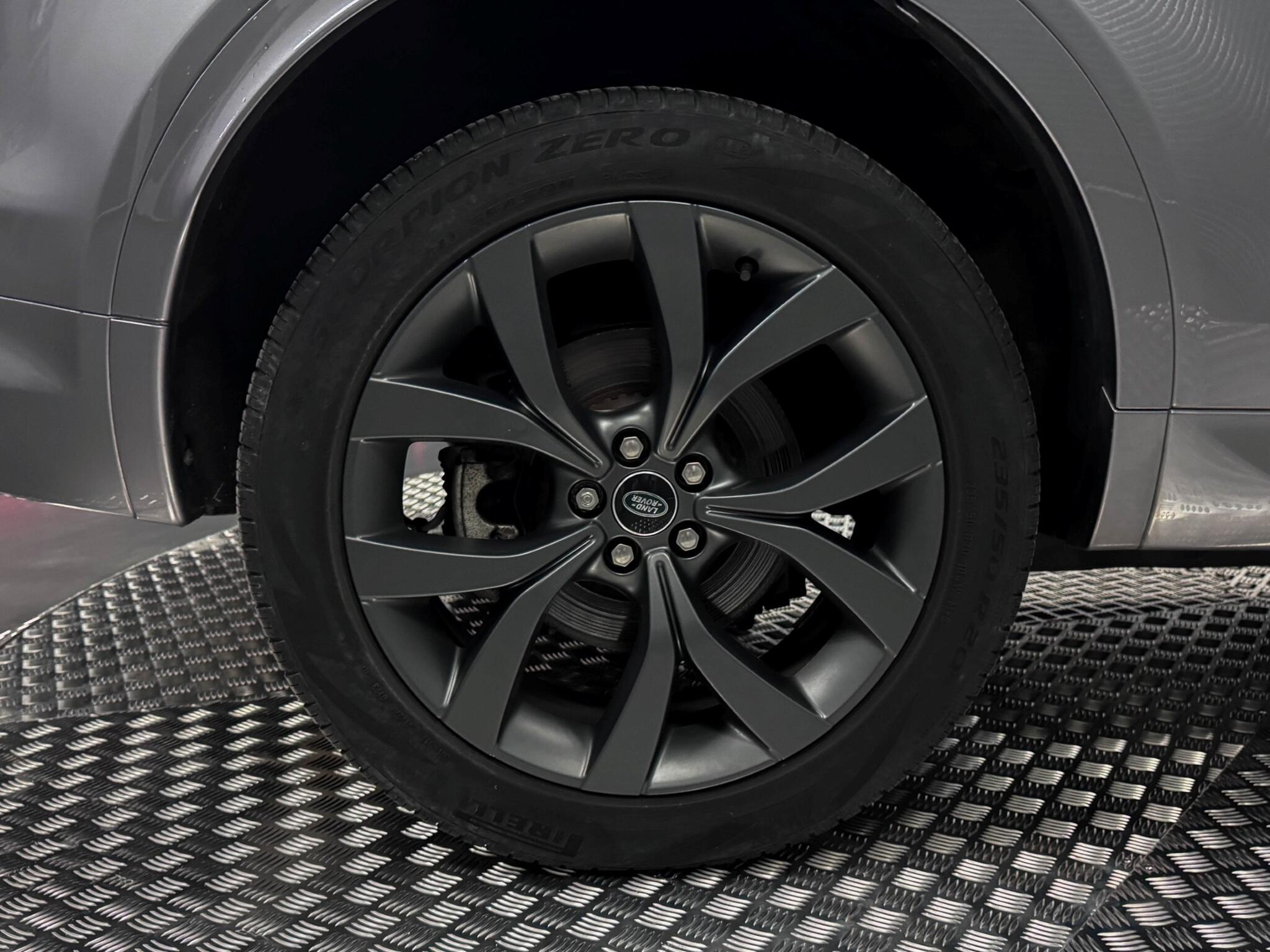 Land Rover Discovery Sport view 59