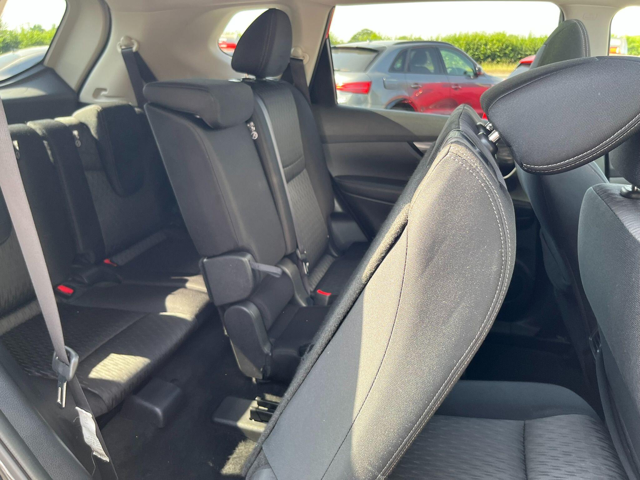 Nissan X-Trail view 38