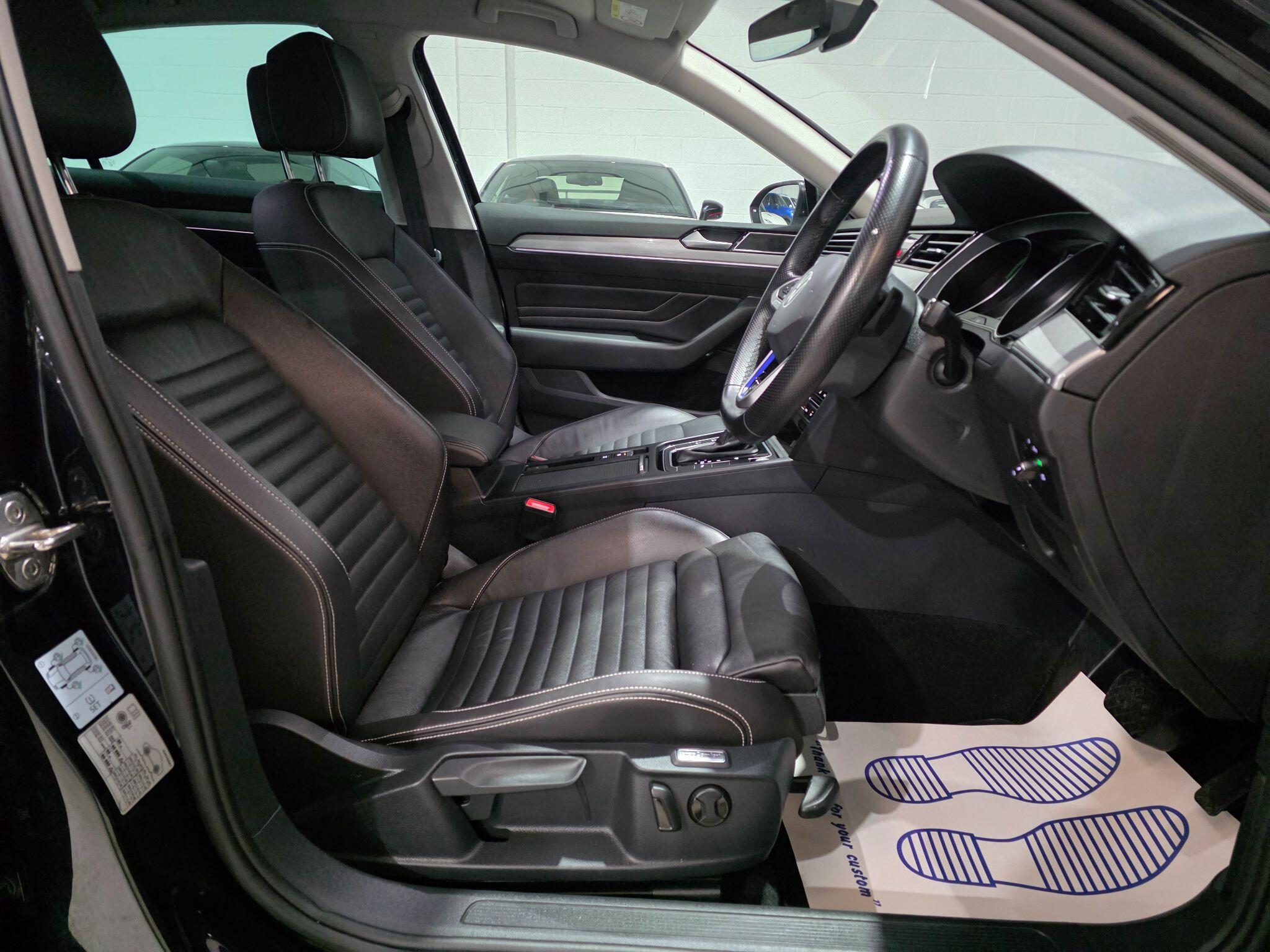 Volkswagen Passat view 6