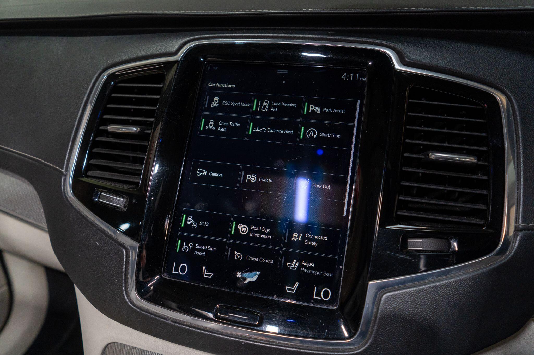 Volvo XC90 view 31