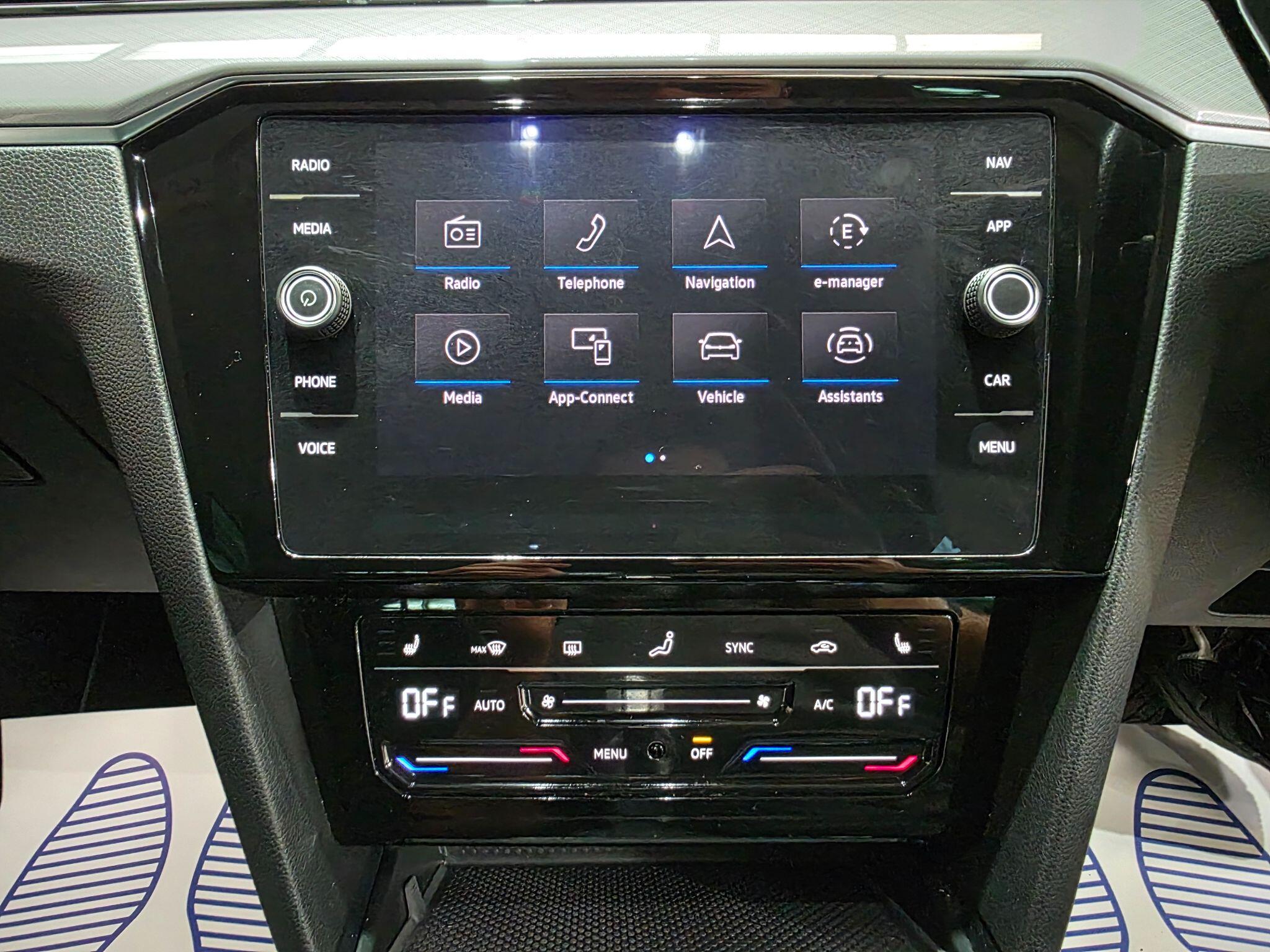 Volkswagen Passat view 7