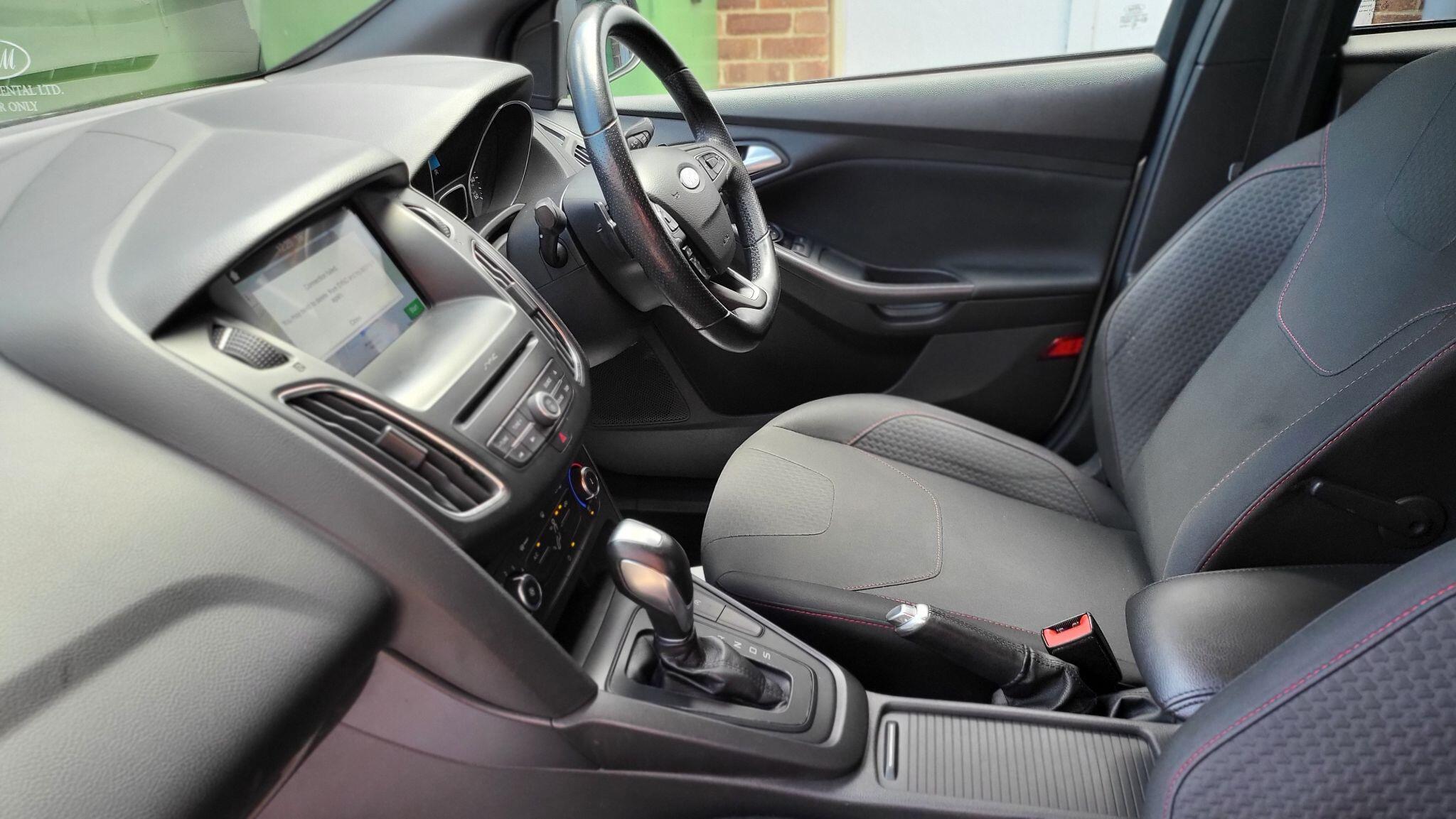Ford Focus view 29