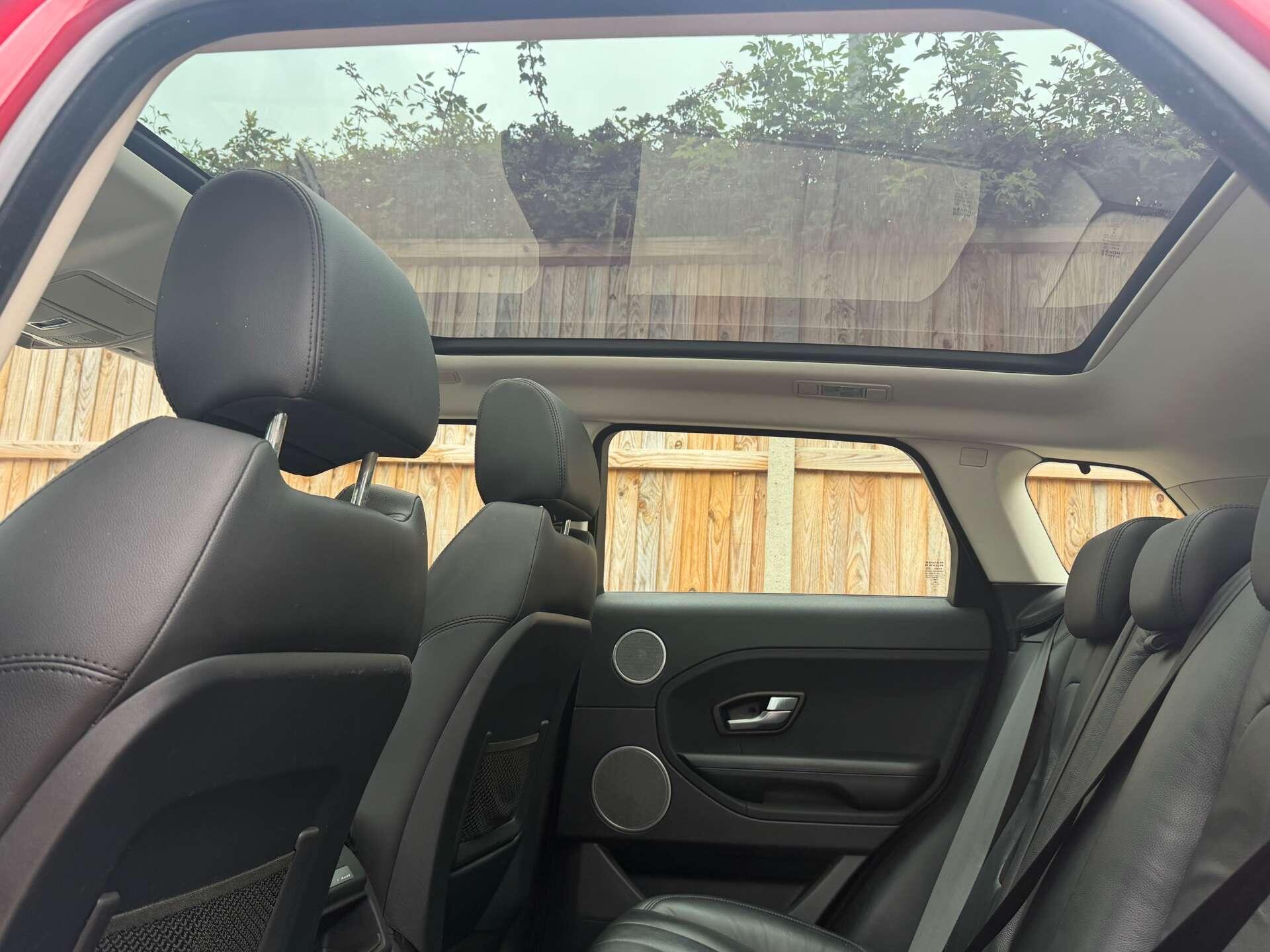 Land Rover Range Rover Evoque view 2