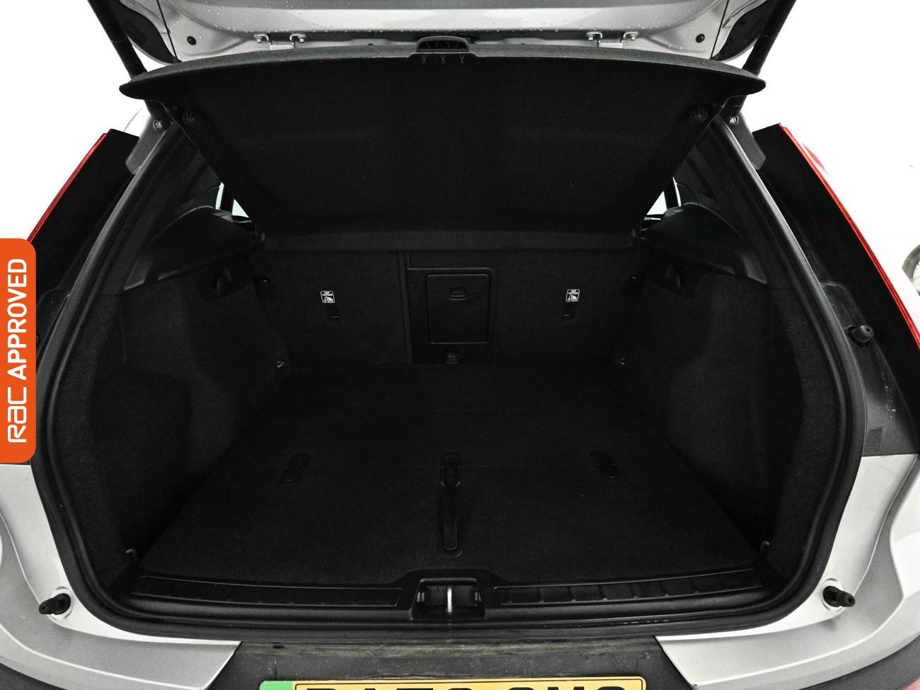 Volvo XC40 view 27