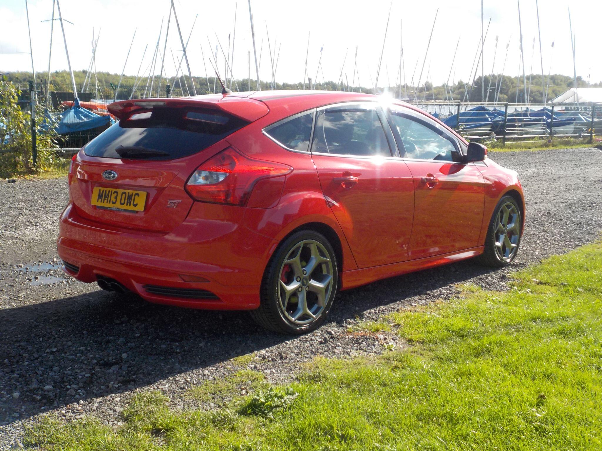 Ford Focus 2.0T EcoBoost ST-2 Euro 5 (s/s) 5dr