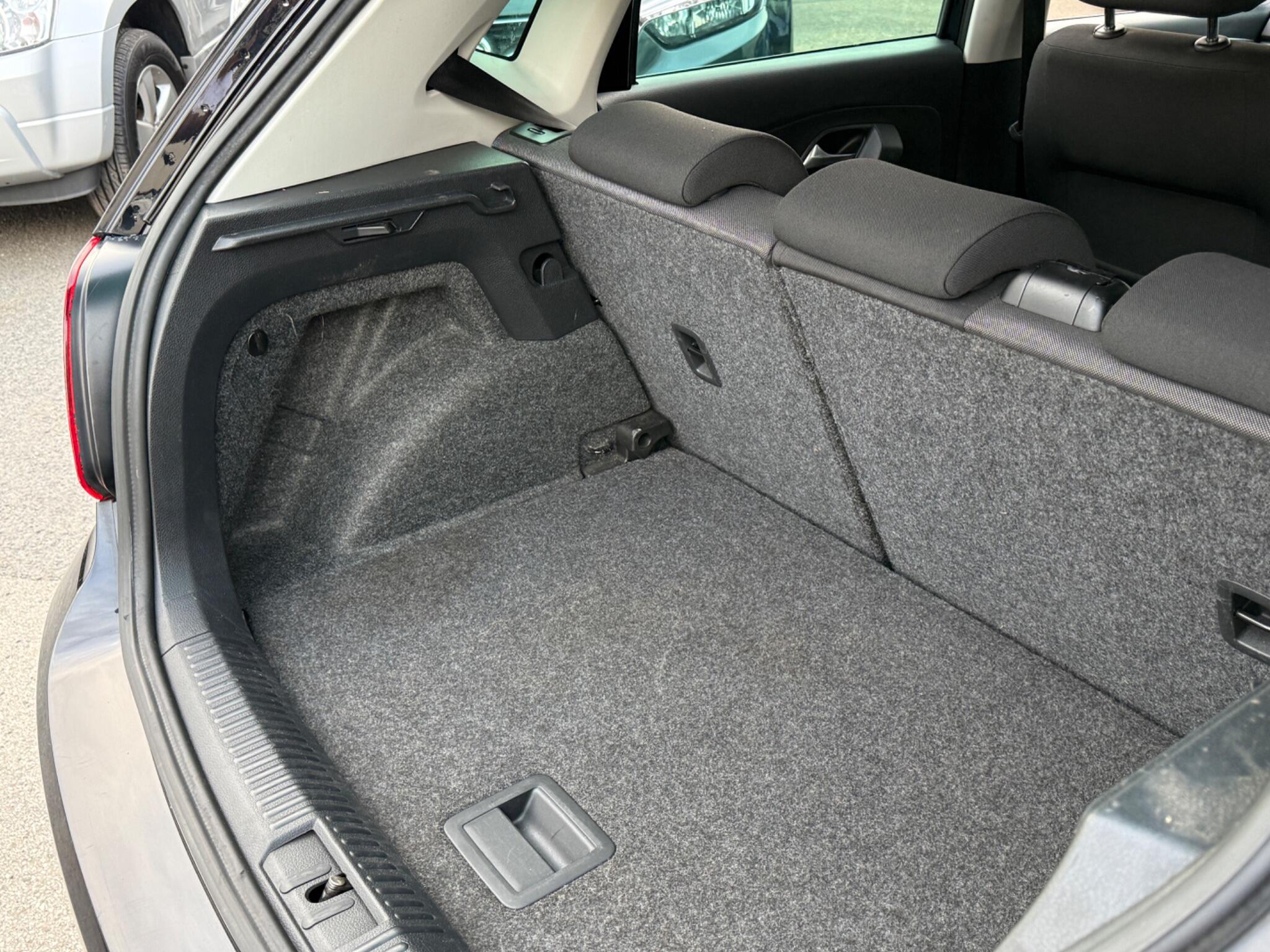 Volkswagen Polo - Image 40