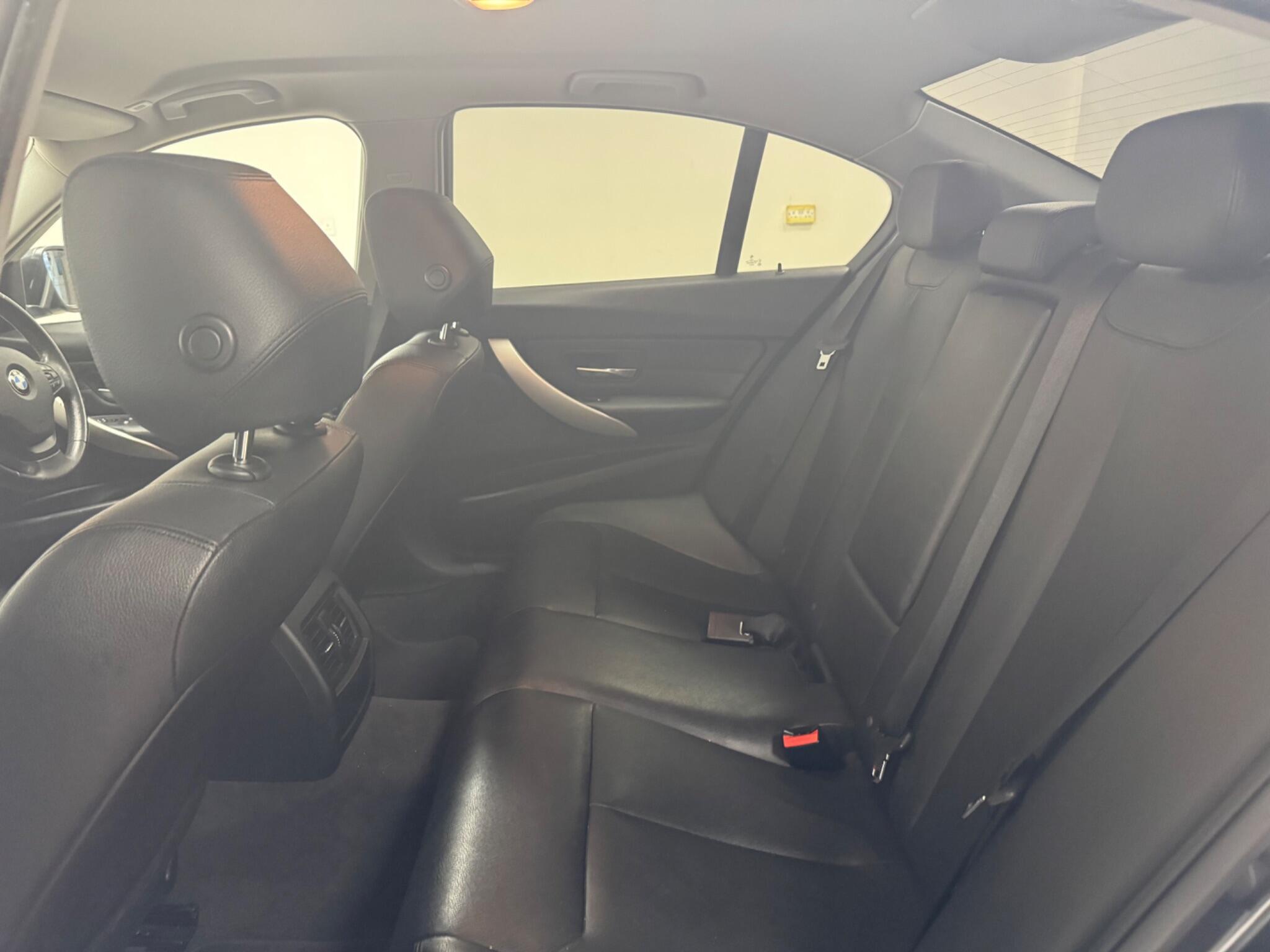 BMW 3 Series view 13