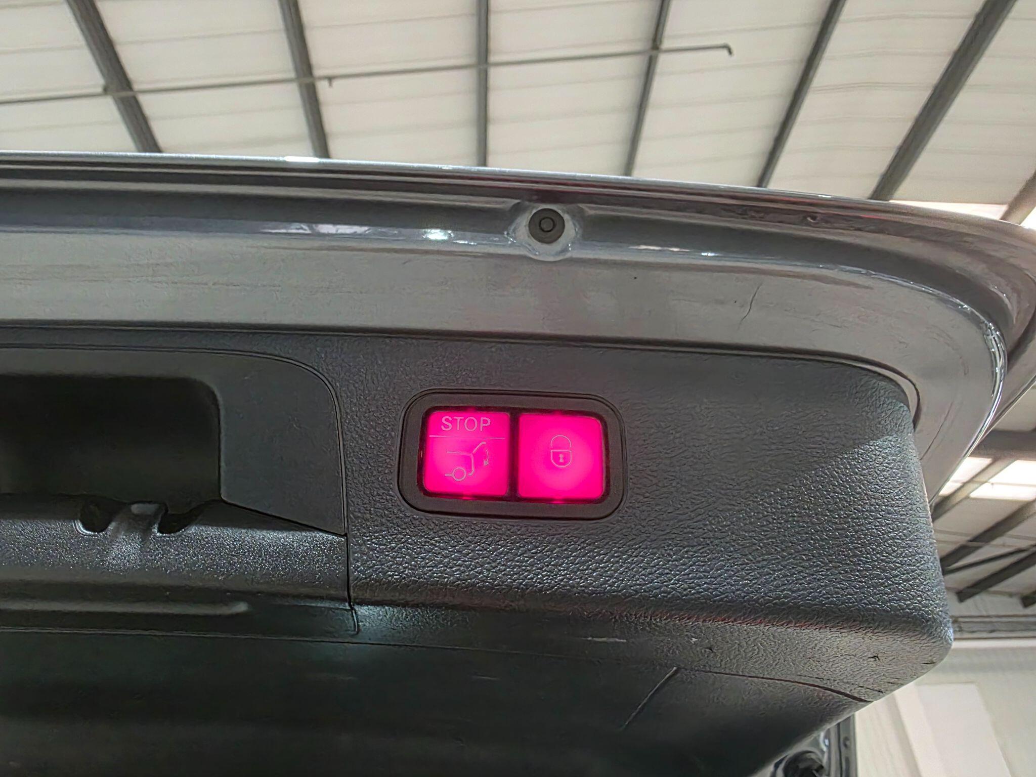 Mercedes-Benz GLC view 28
