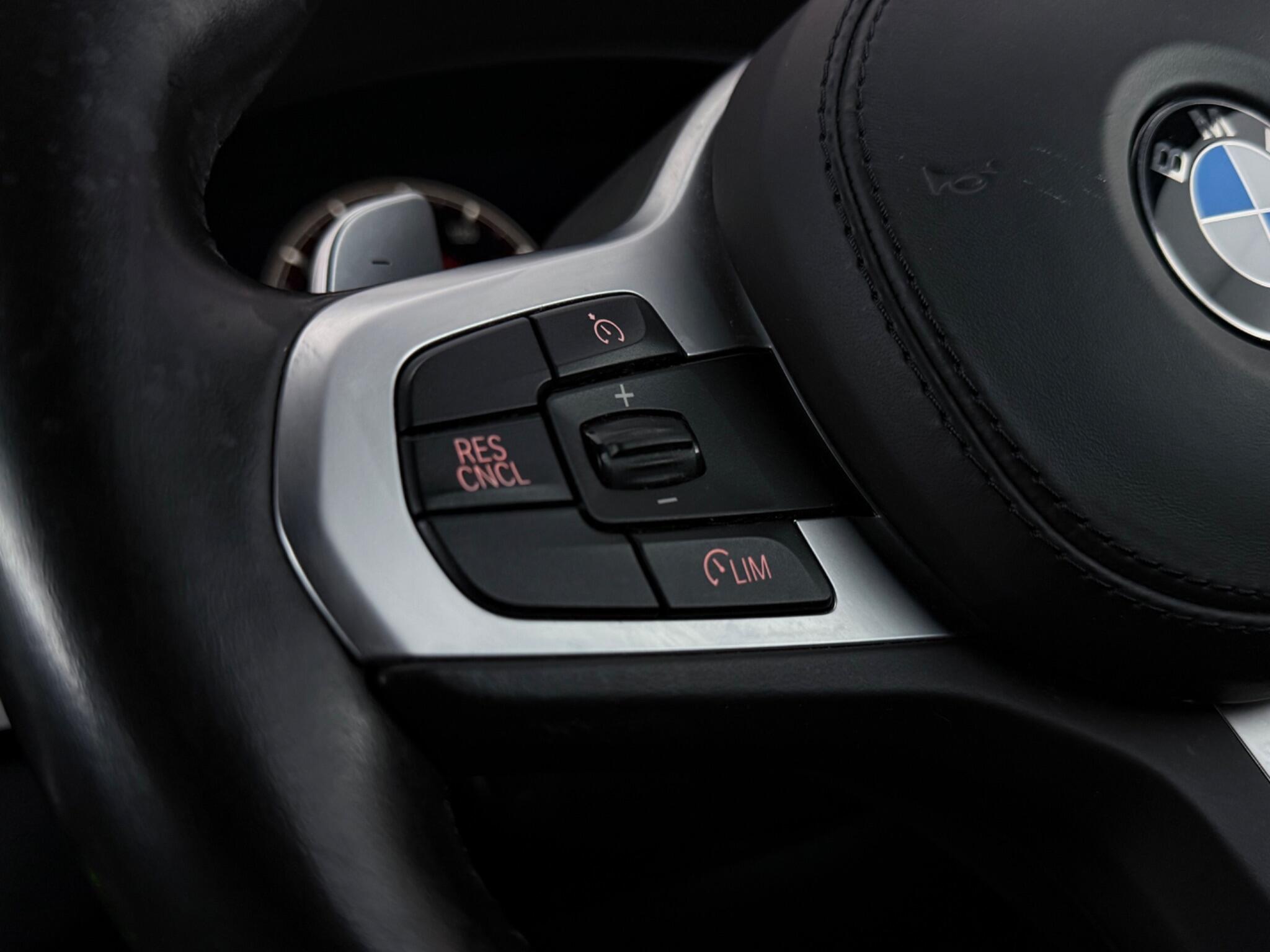 BMW 5 Series view 11