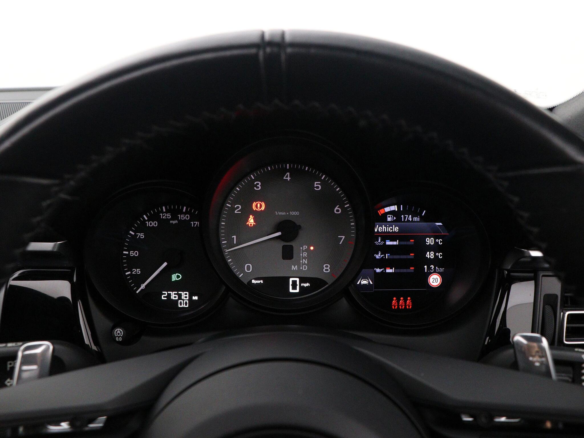 Porsche Macan view 42